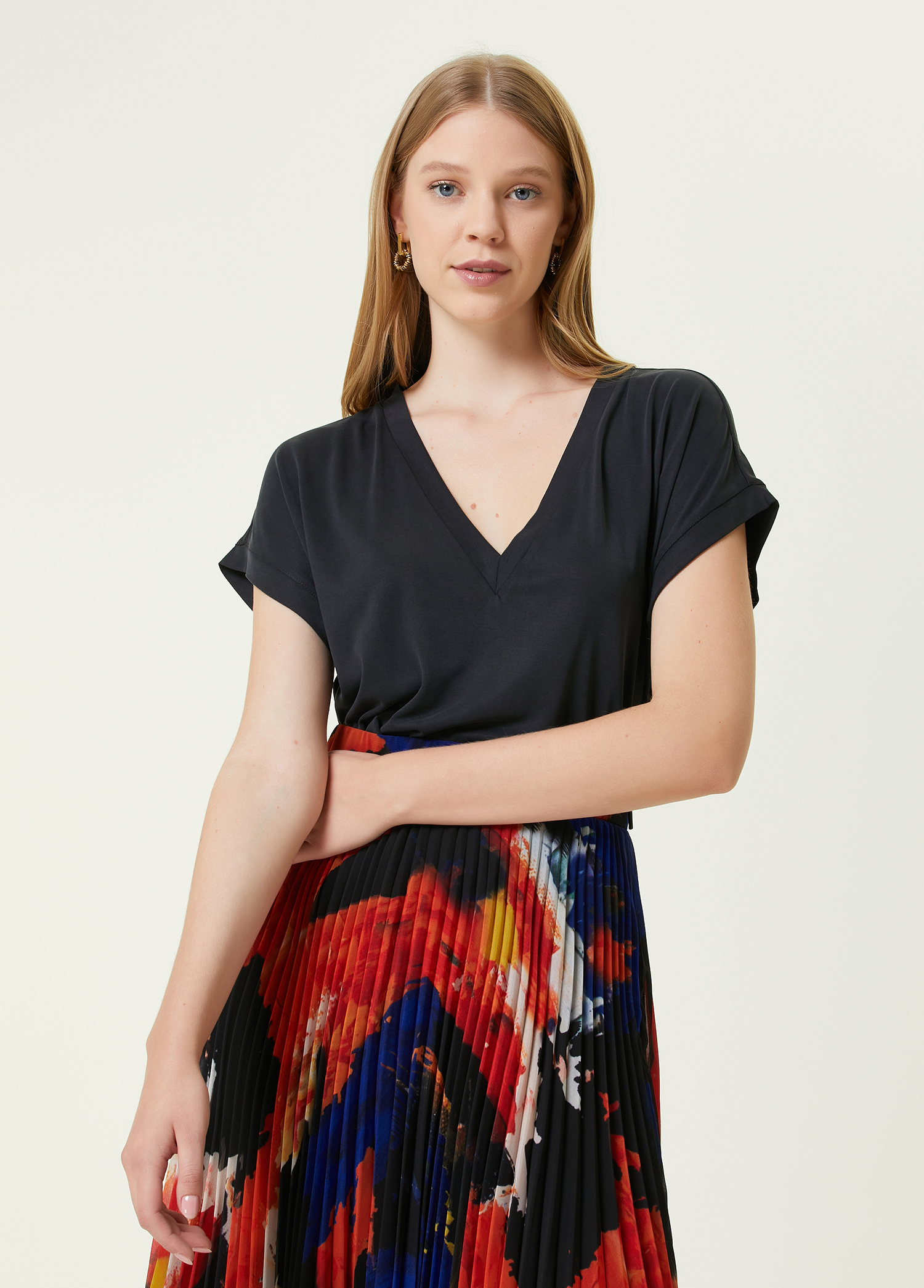 Siyah V Yaka Basic T-shirt