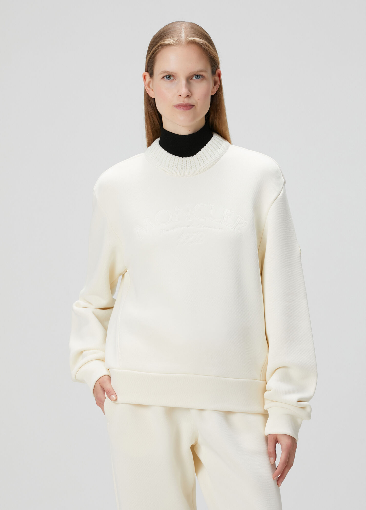 Beyaz Logo Nakışlı Sweatshirt