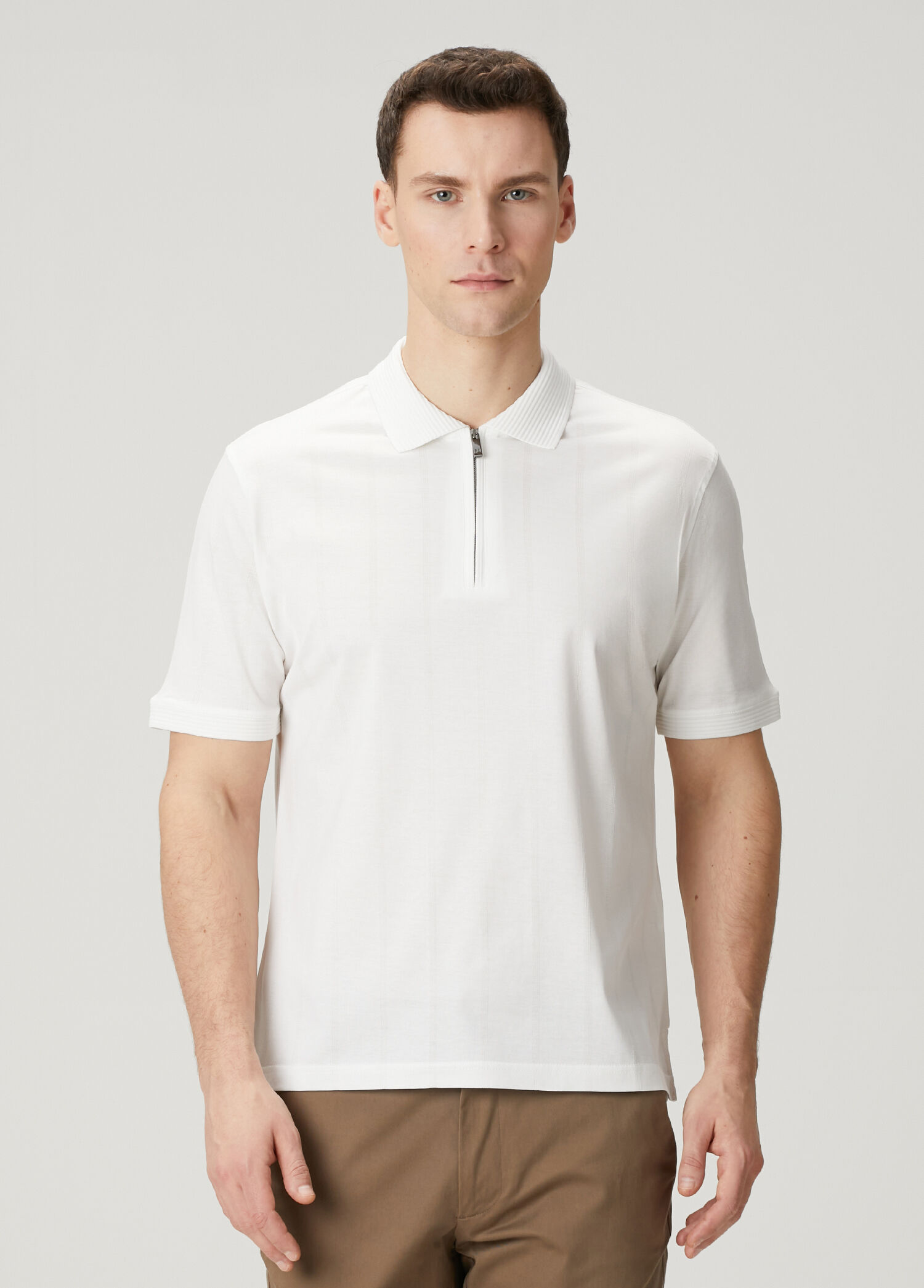 Beyaz Polo Yaka T-shirt