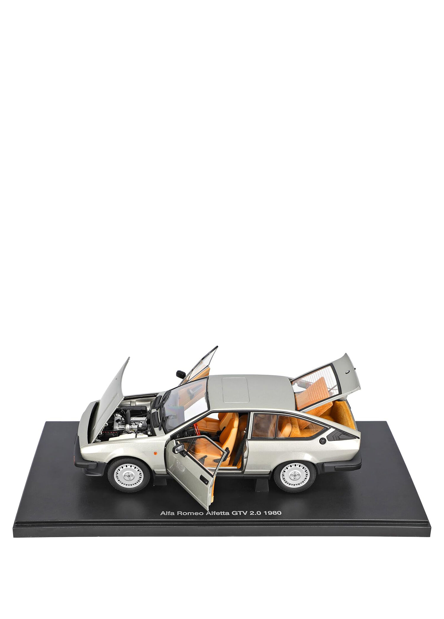 Autoart - 1980 Alfa Romeo Alfetta GTV 2.0 1:18 Gri Model Araba - Gri