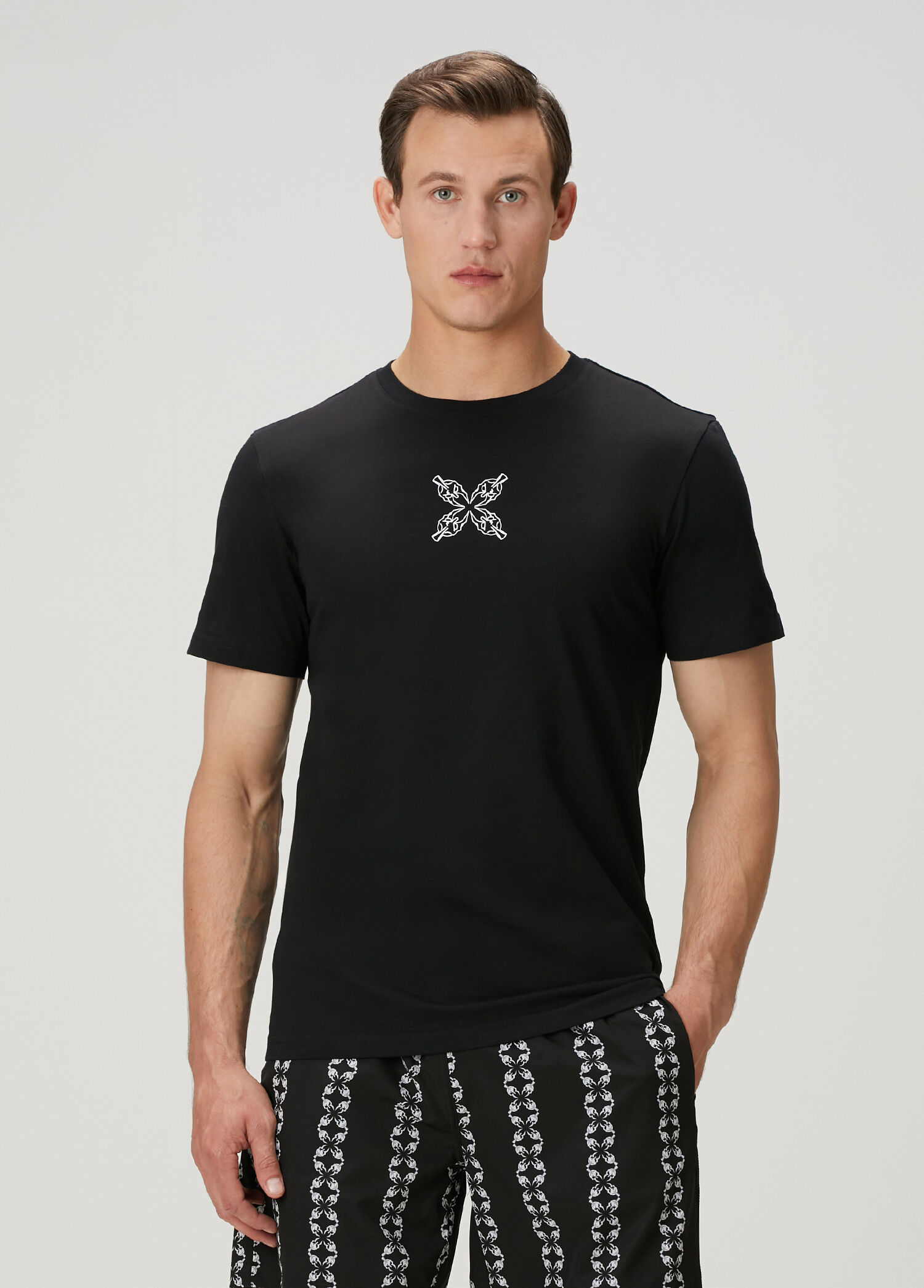 Siyah Logo Baskılı Basic T-shirt
