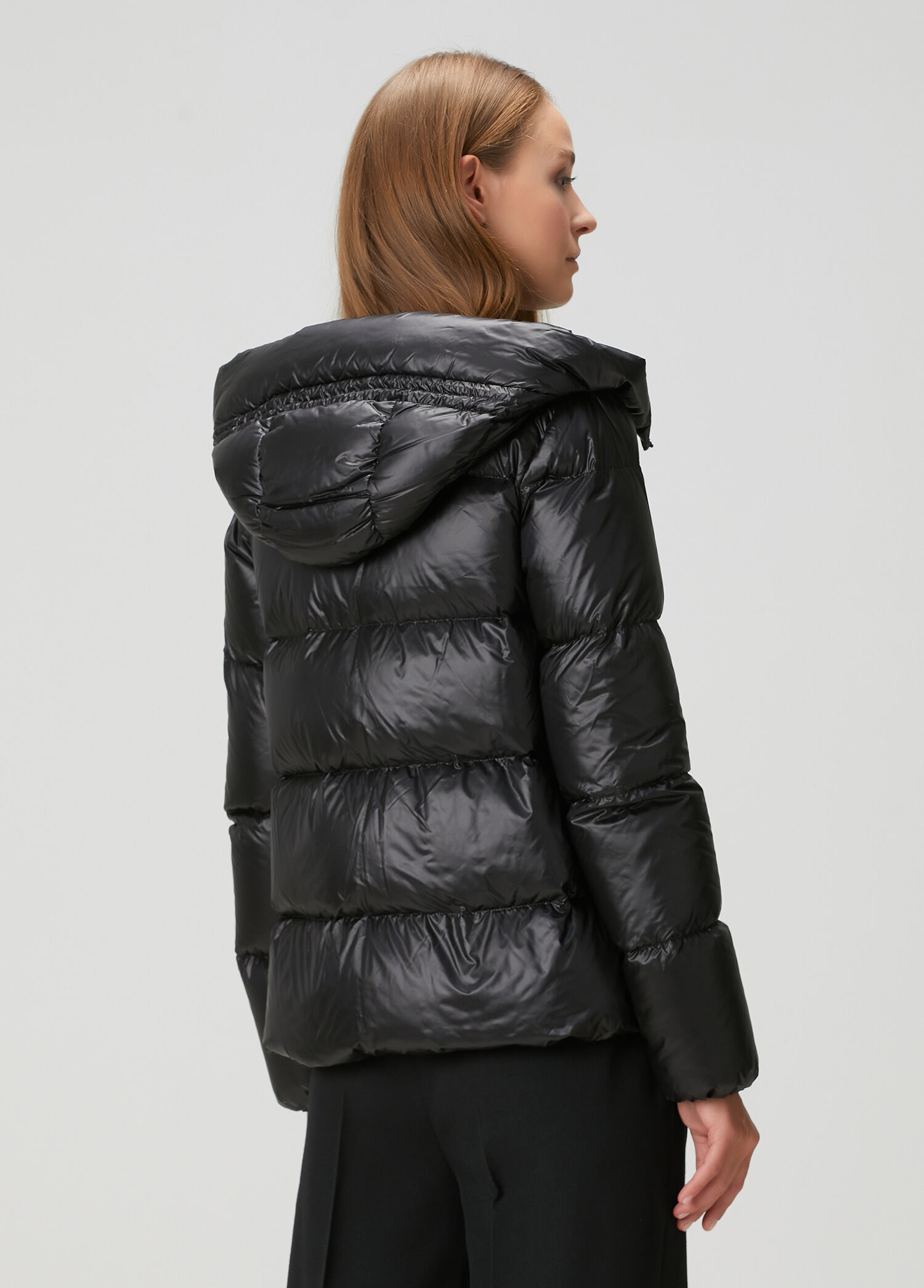 Moncler Siyah Kadın Serittes Siyah Kapüşonlu Puffer Mont 1738873