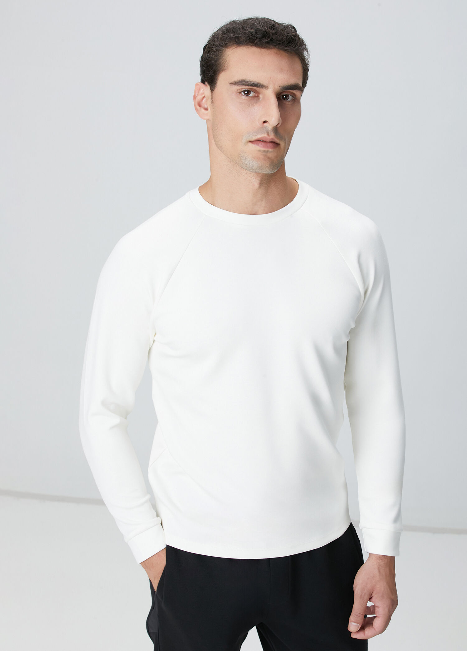 Kırık Beyaz Bisiklet Yaka Basic Sweatshirt