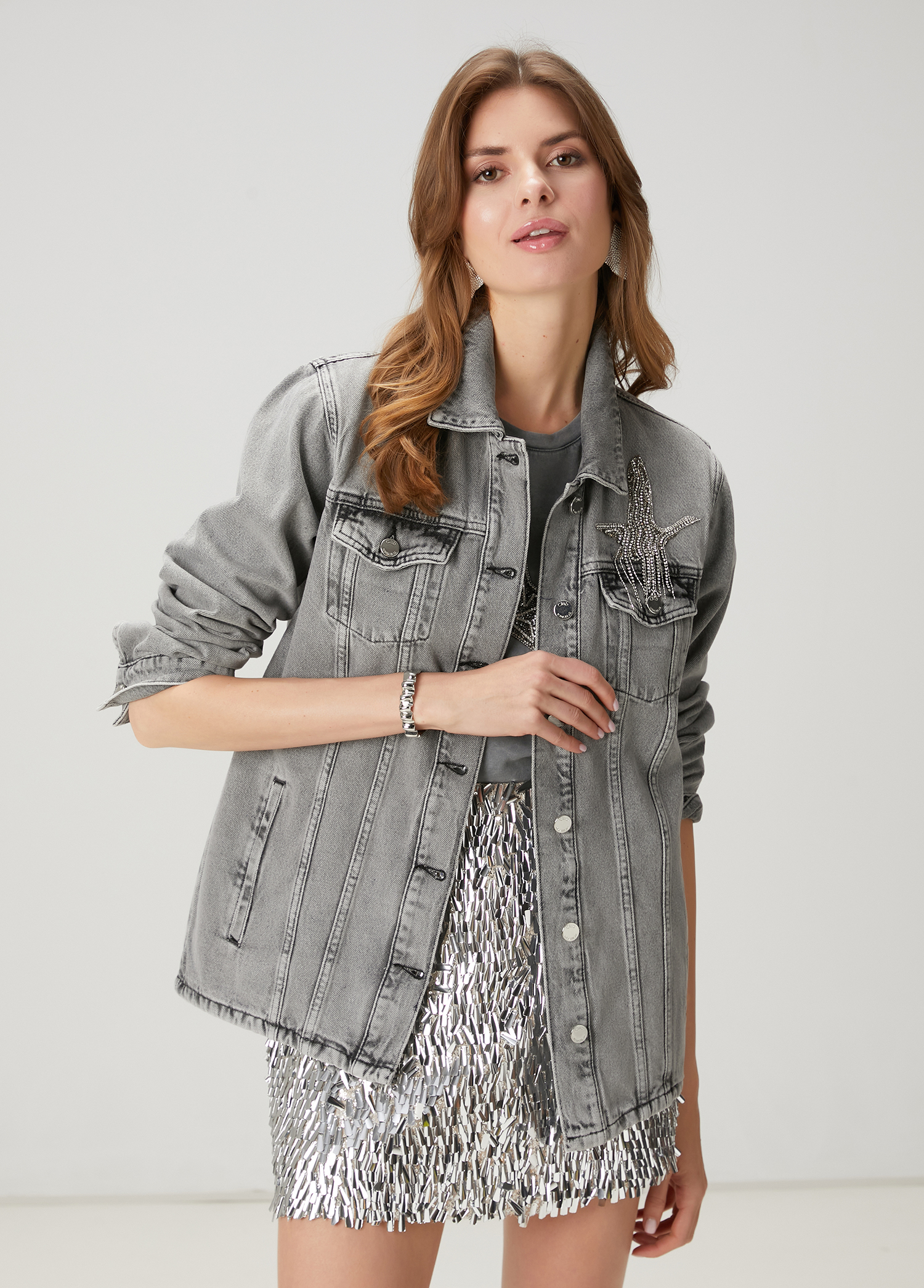 Gri İşlemeli Logolu Denim Ceket_3