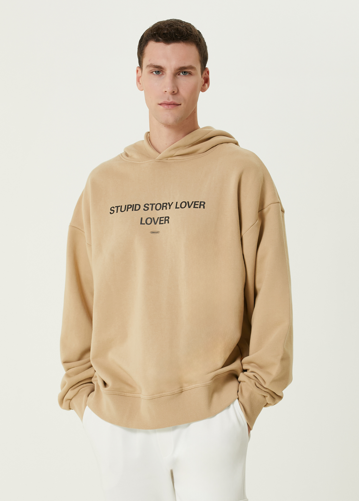 Bej Kapüşonlu Slogan Baskılı Sweatshirt