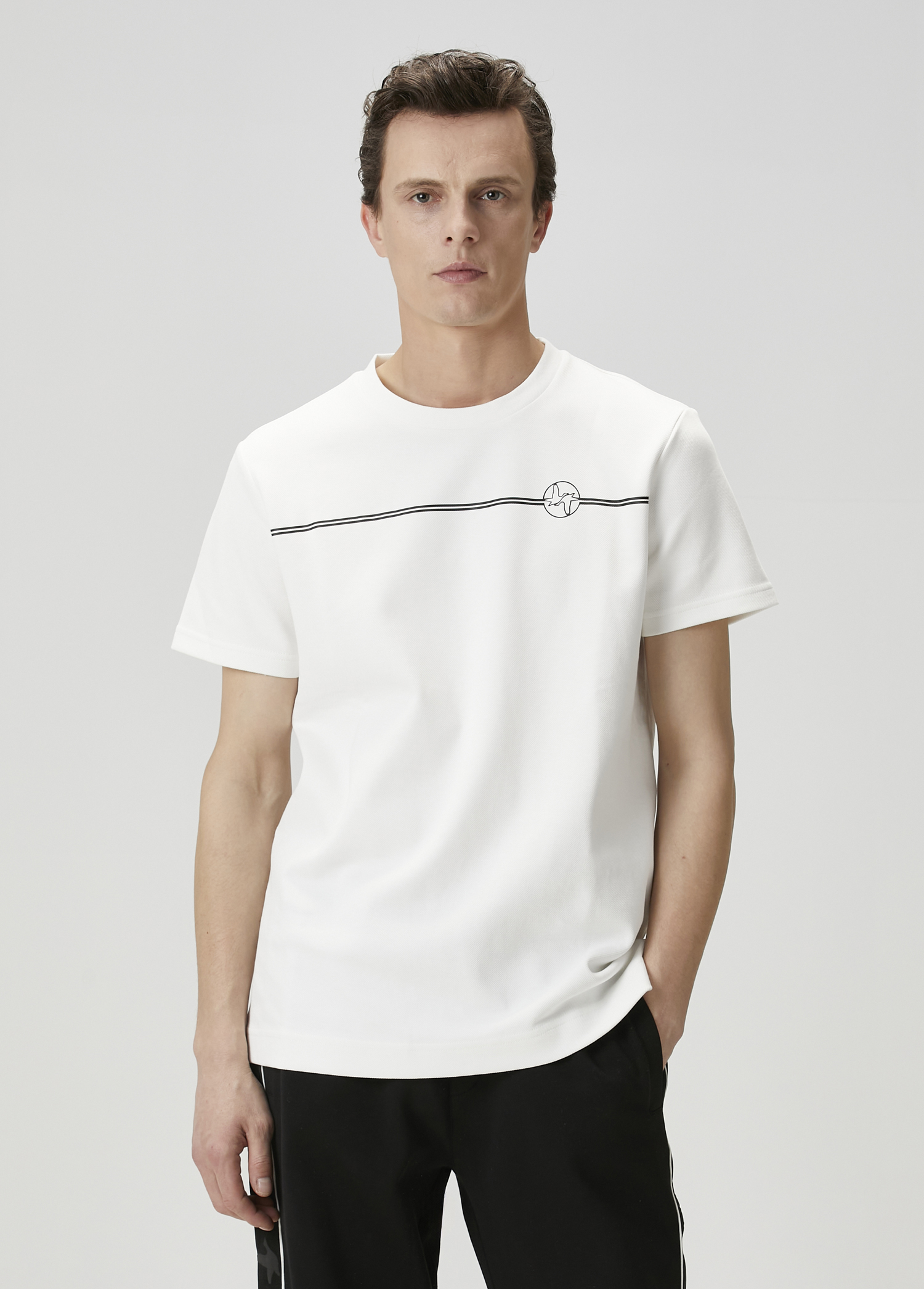 Beyaz Şerit Kaz Baskılı T-shirt_2