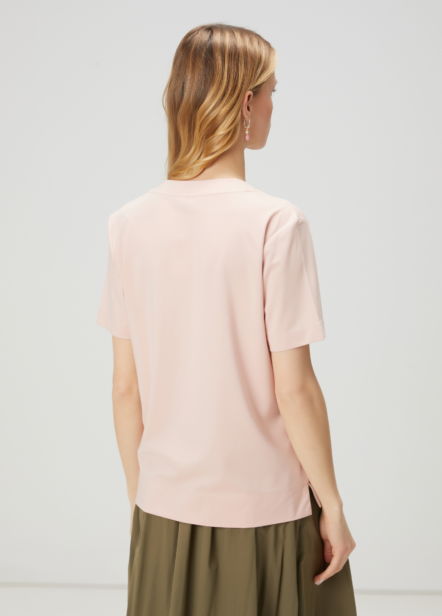Pembe V Yaka Basic T-shirt_4