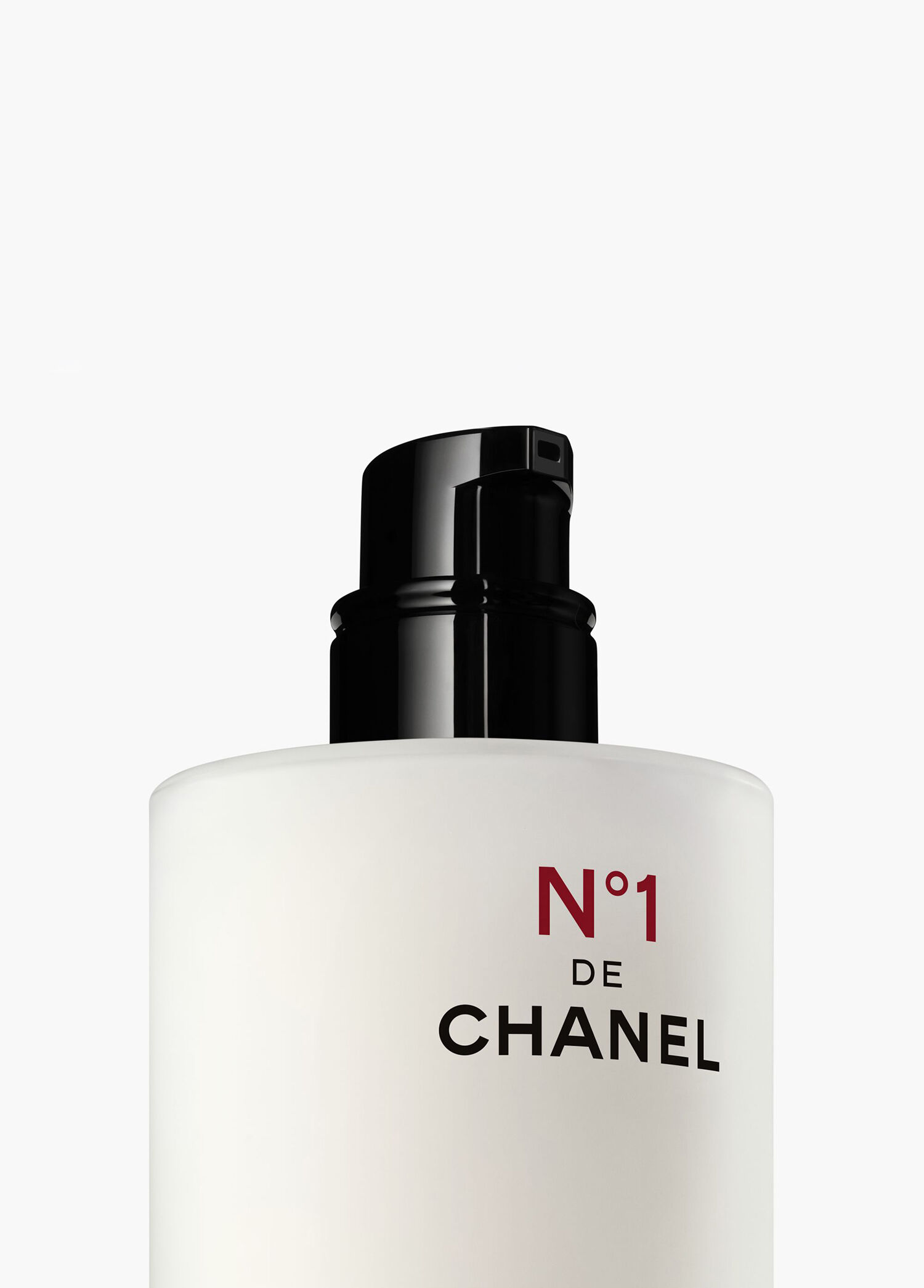 CHANEL N°1 DE CHANEL CHANEL - N°1 De Chanel Revitalizing Essence Lotion 100ML -