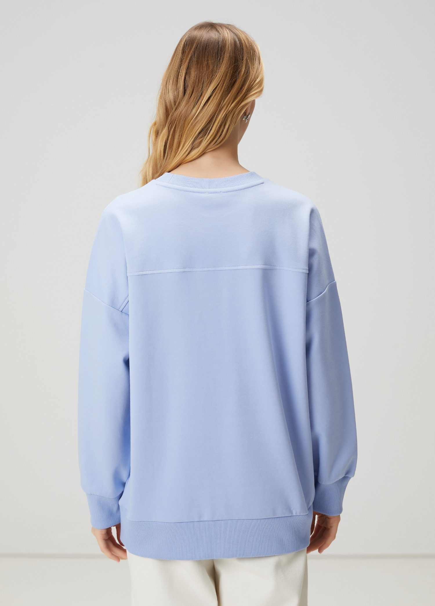 Oversize Mavi Logo Nakışlı Sweatshirt_4