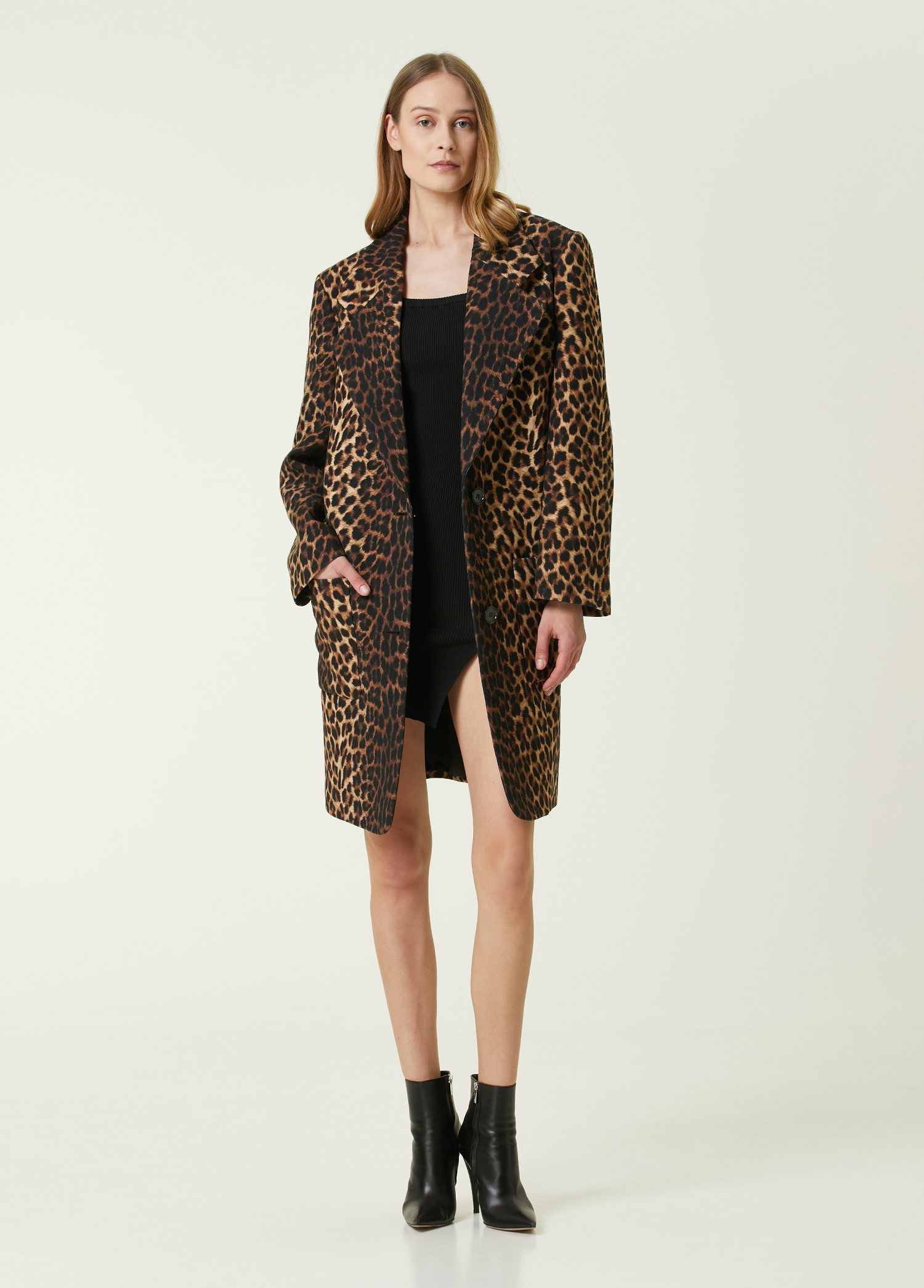 Beymen Leopar Desenli Yün Palto. 1 Beymen Leopar Desenli Yün Palto. 1