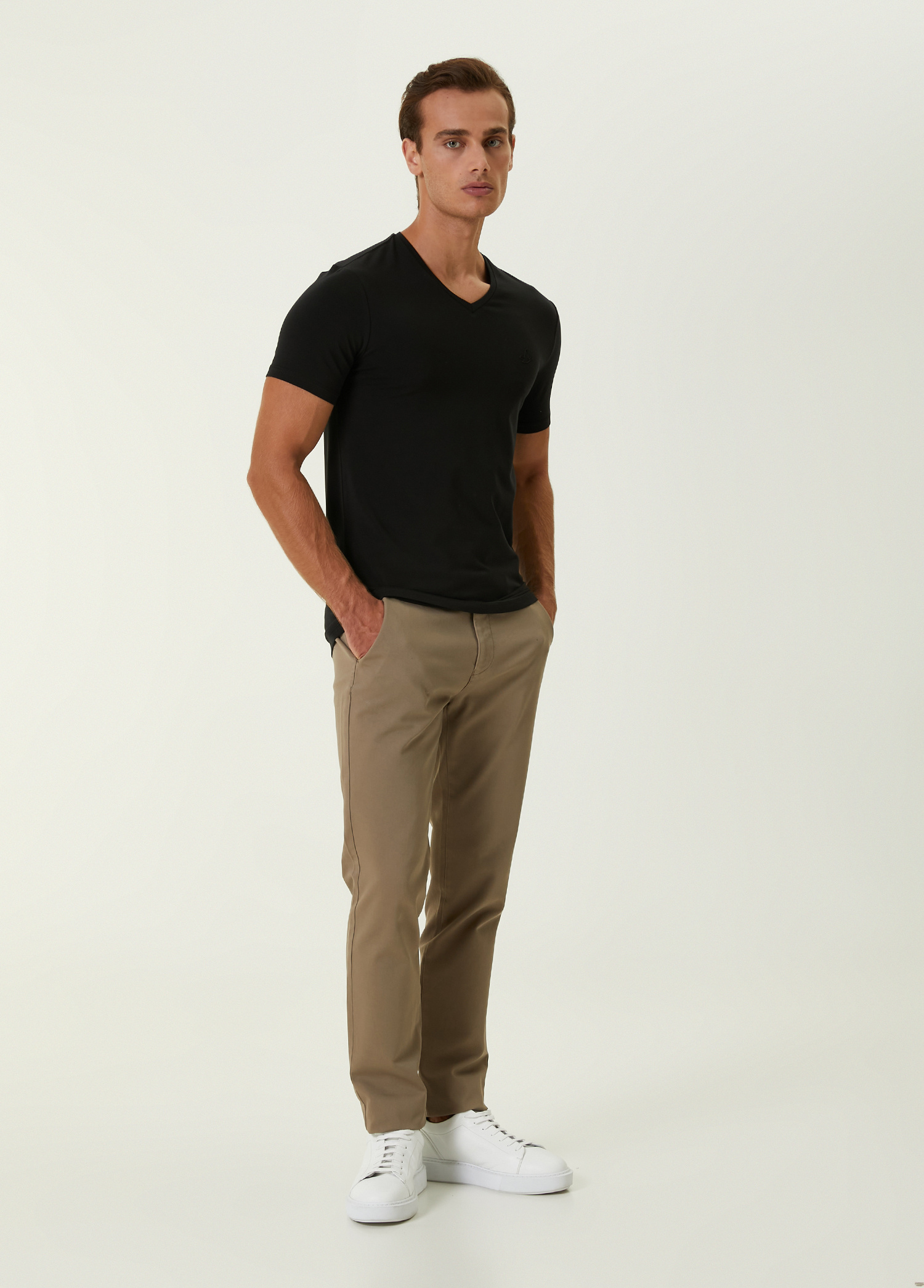 Siyah V Yaka Basic T-shirt_1