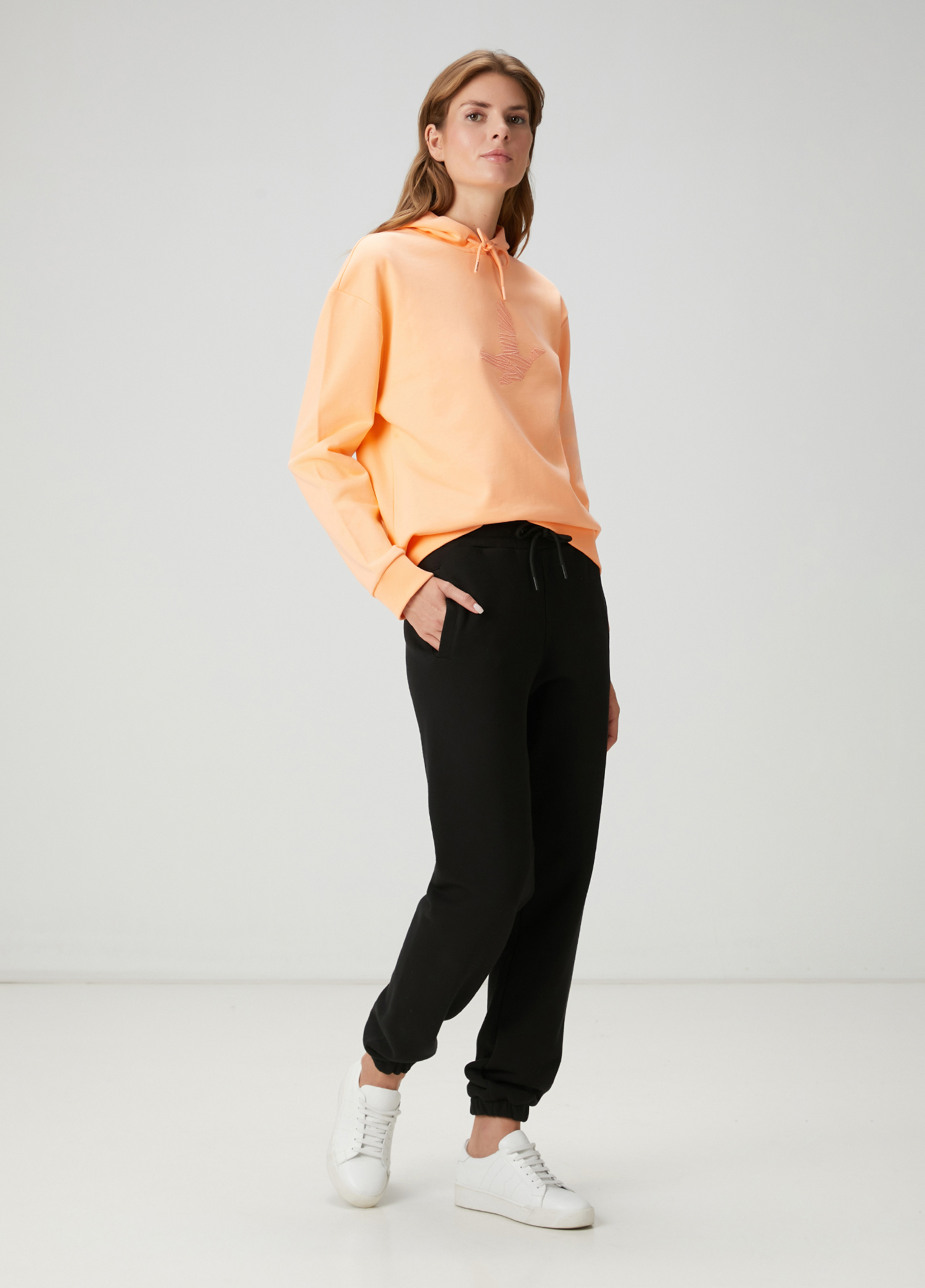 Şeftali Kapüşonlu Karalama Kuş Nakışlı Sweatshirt_2