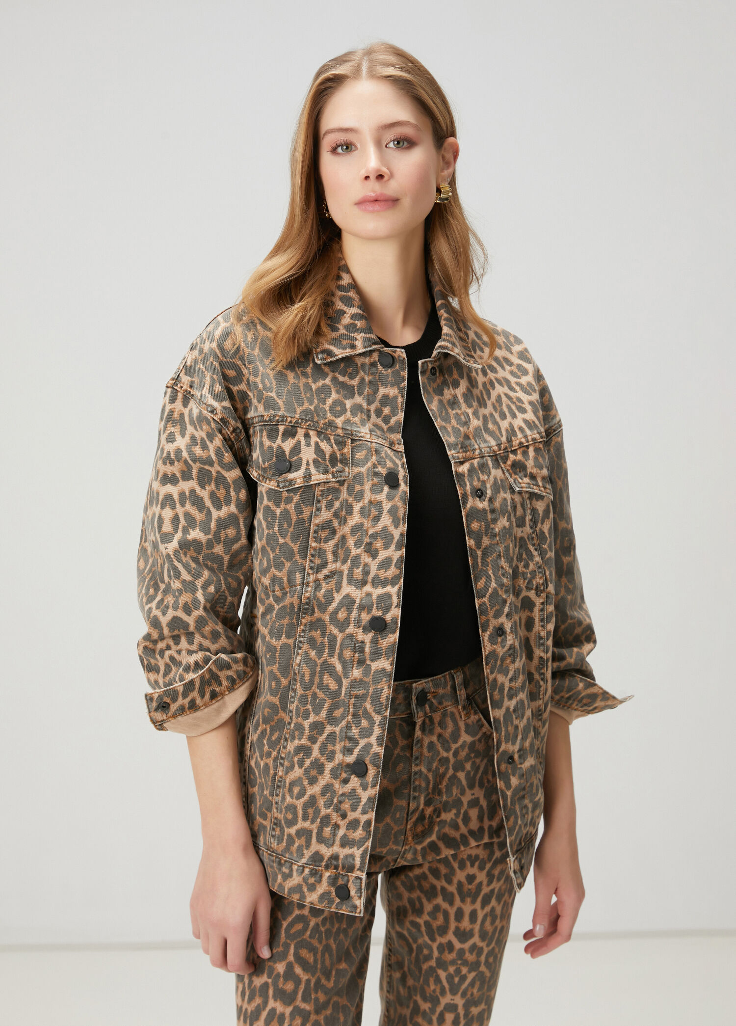 Leopar Desenli Denim Ceket