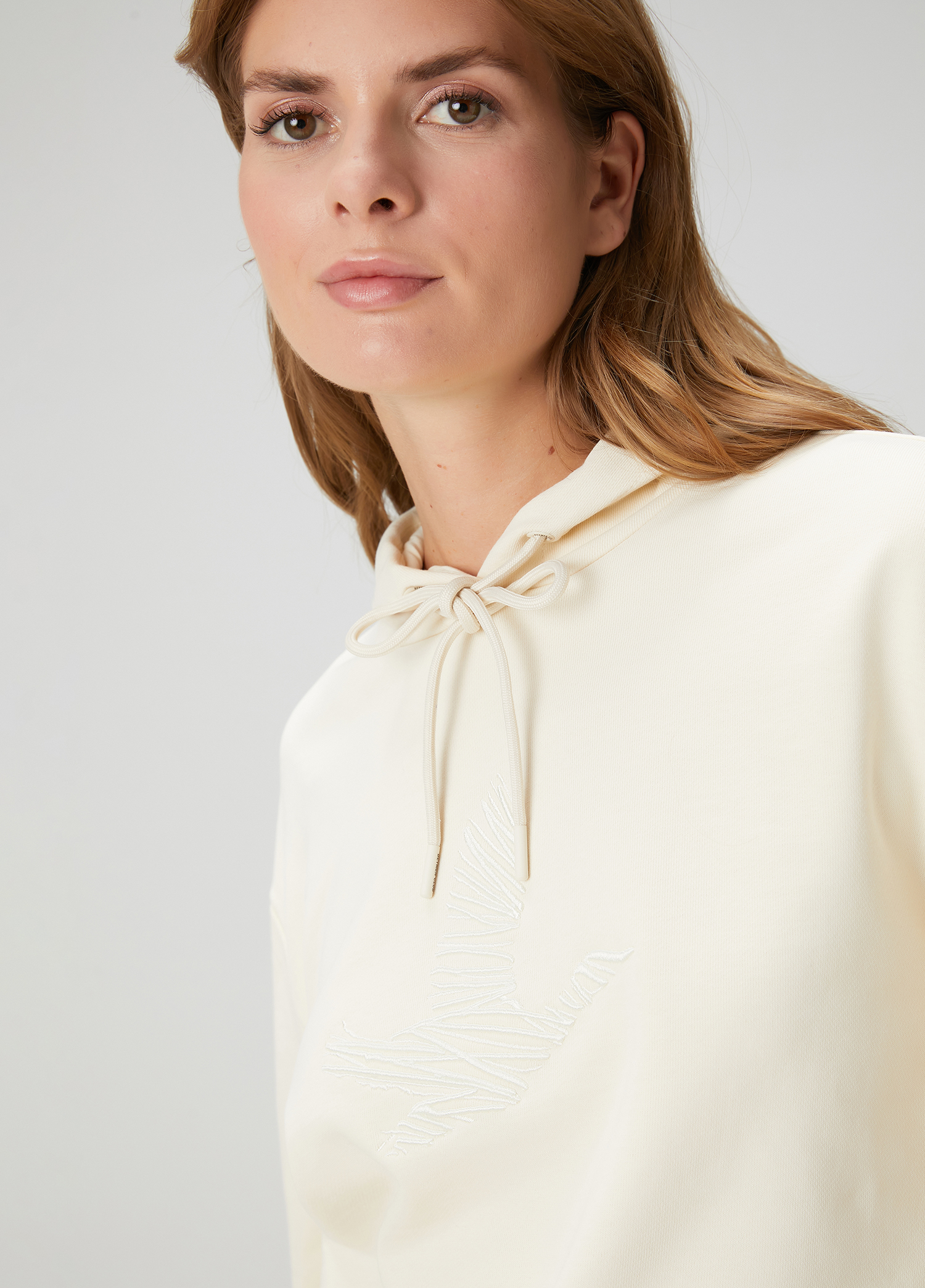 Ekru Kapüşonlu Karalama Kuş Nakış Sweatshirt_1