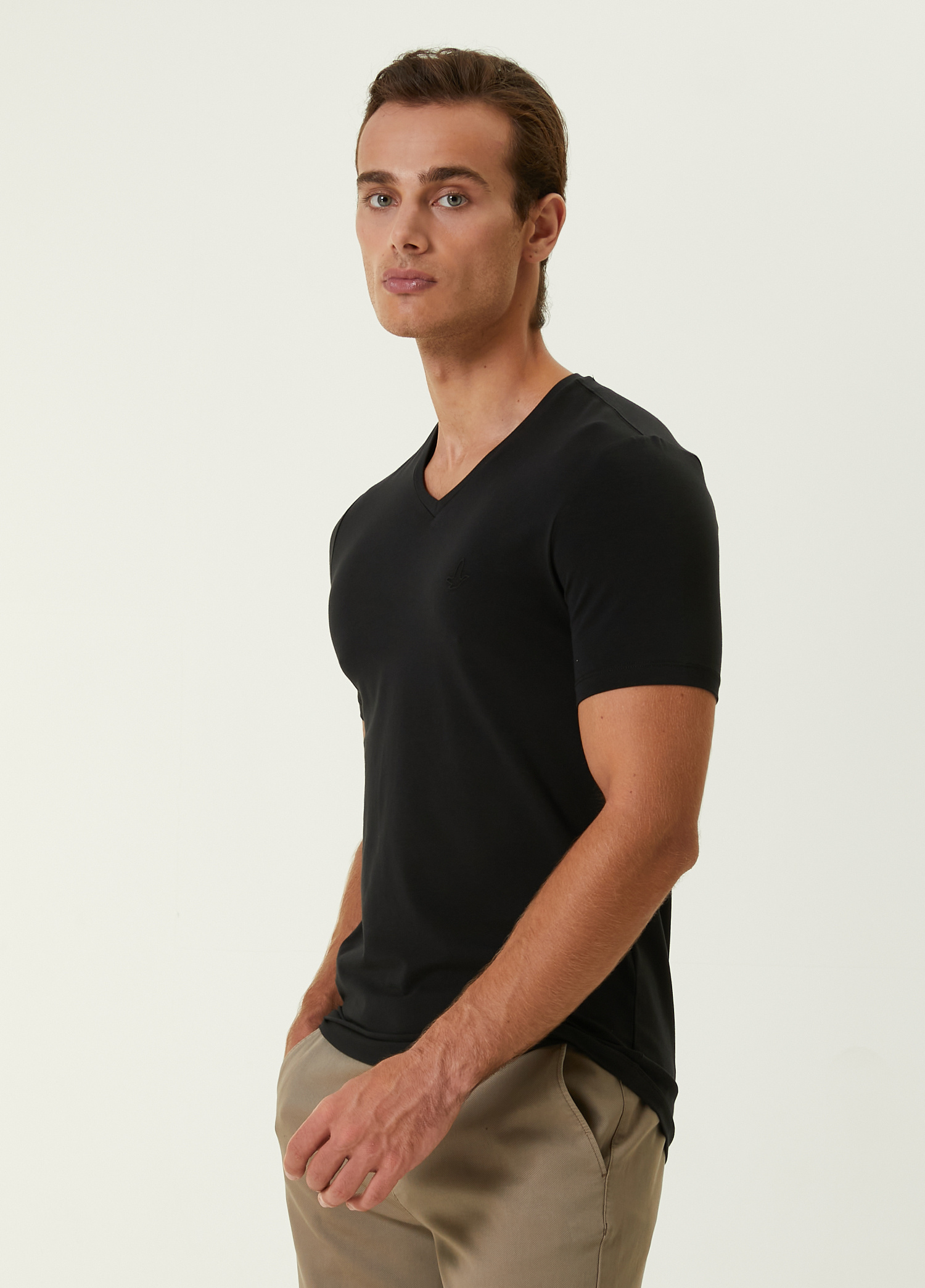 Siyah V Yaka Basic T-shirt_2