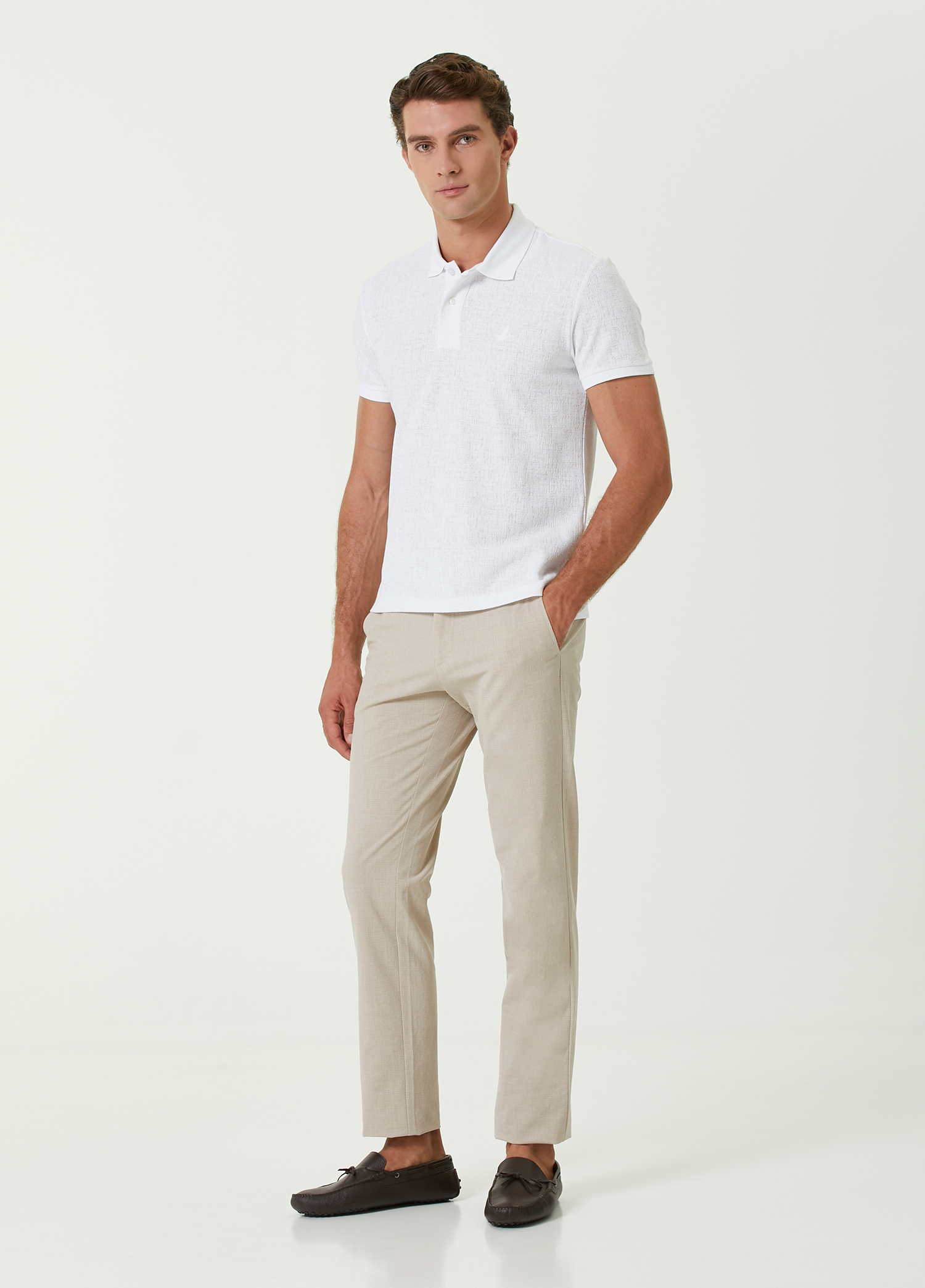 Beymen Slim Fit Beyaz Polo Yaka Dokulu T-shirt. 2 Beymen Slim Fit Beyaz Polo Yaka Dokulu T-shirt. 2