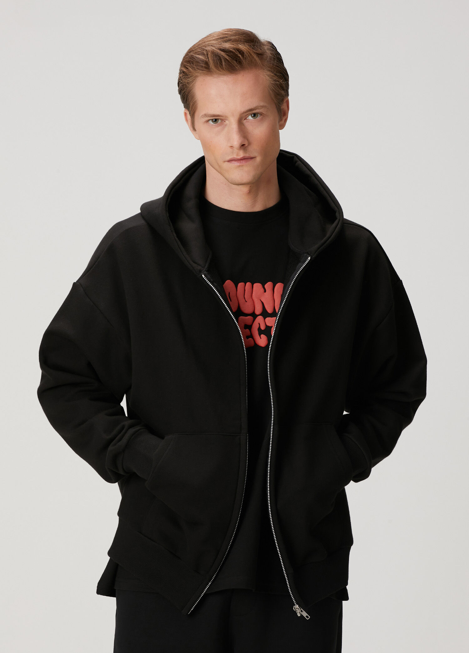 Siyah Kapüşonlu Sweatshirt