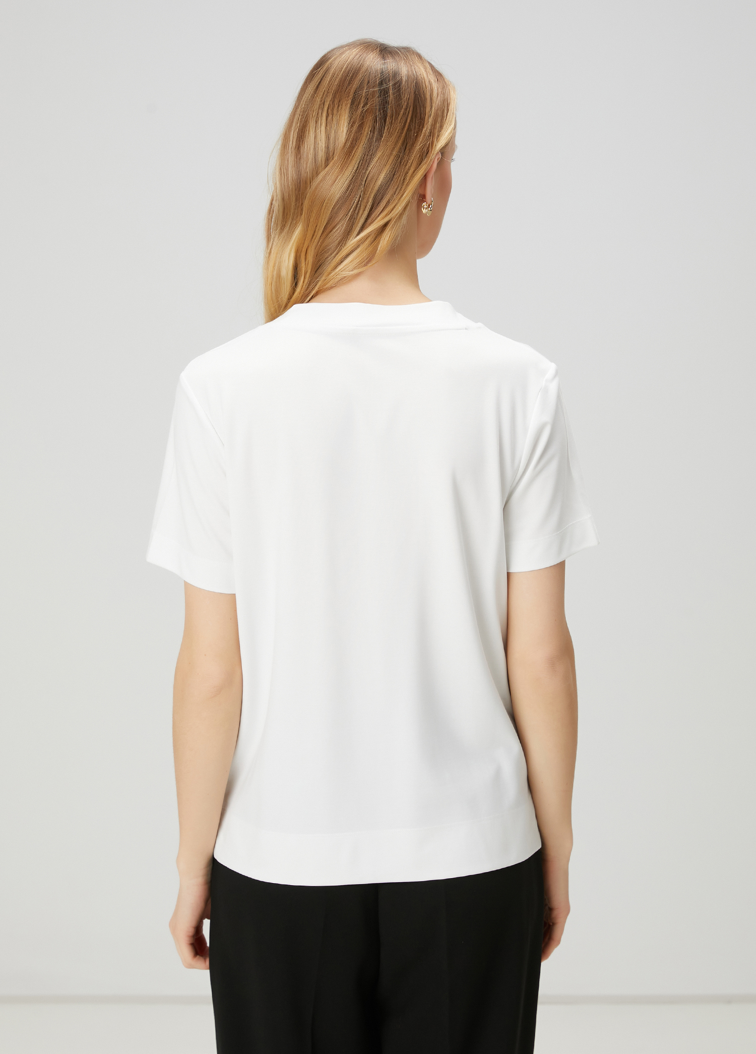 Beyaz Basic T-shirt_4