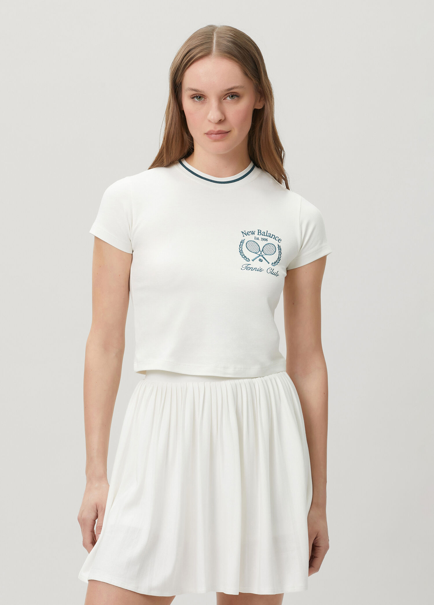 Ekru Logolu T-shirt