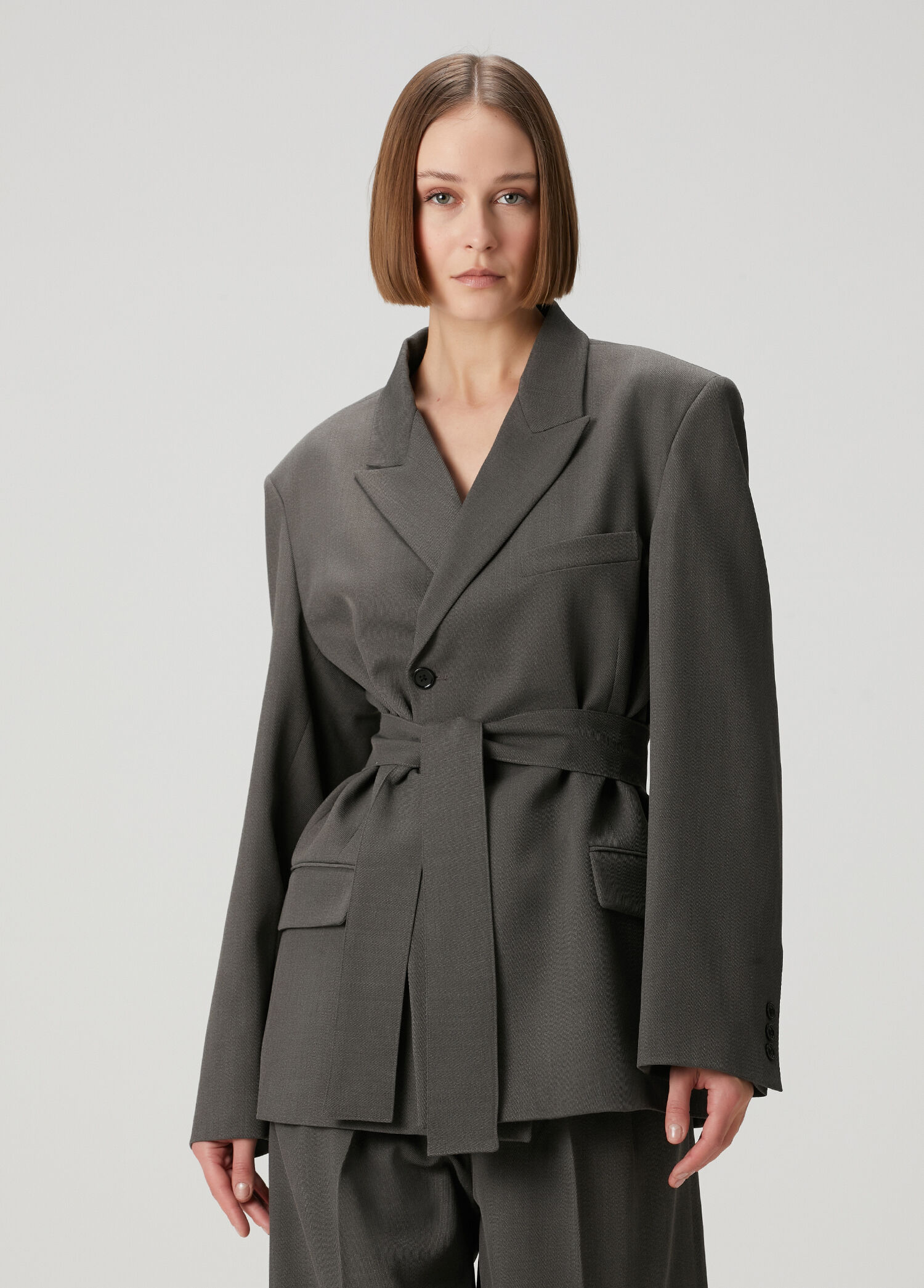 Gri Kuşaklı Blazer