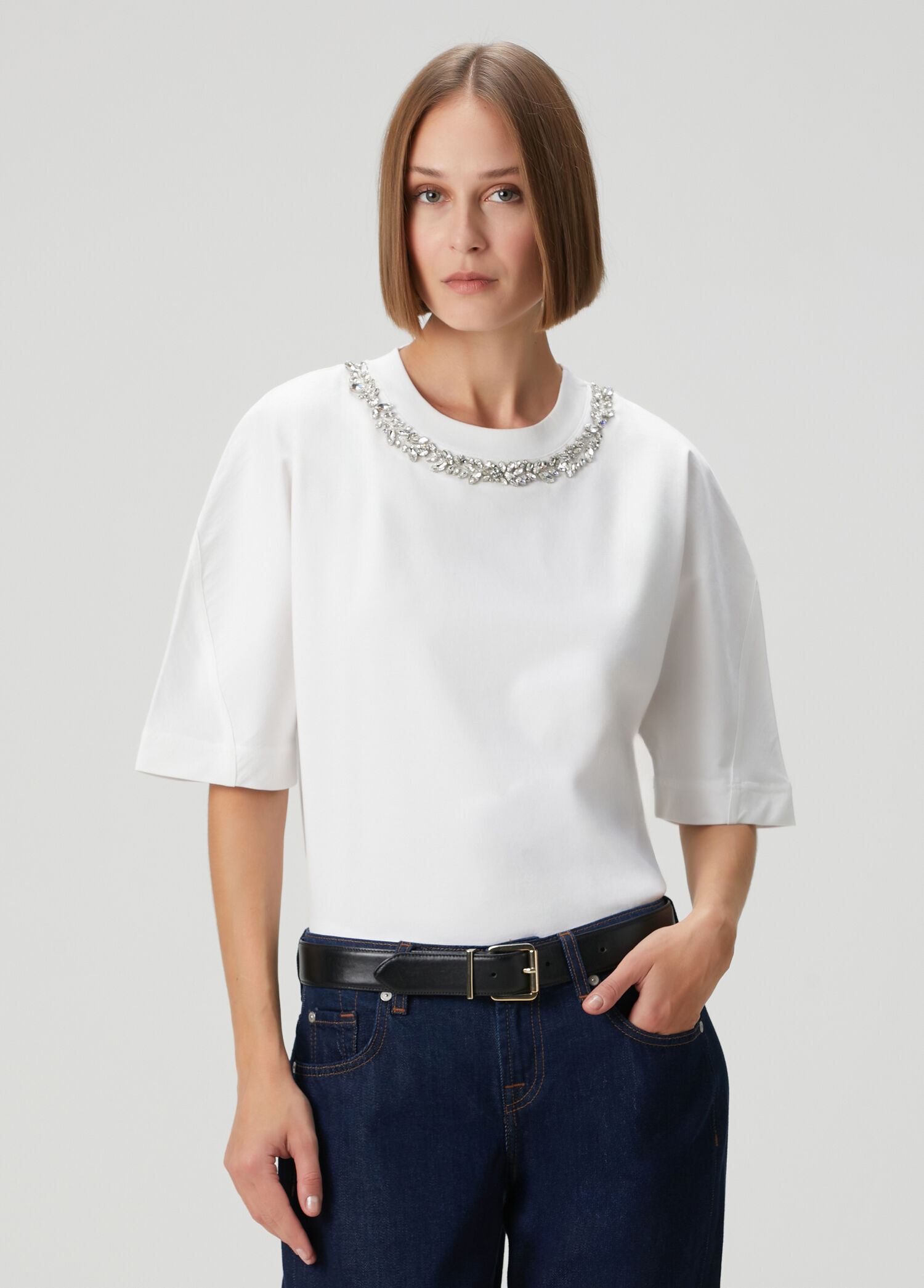 Beyaz Kristal Taş Detaylı T-shirt
