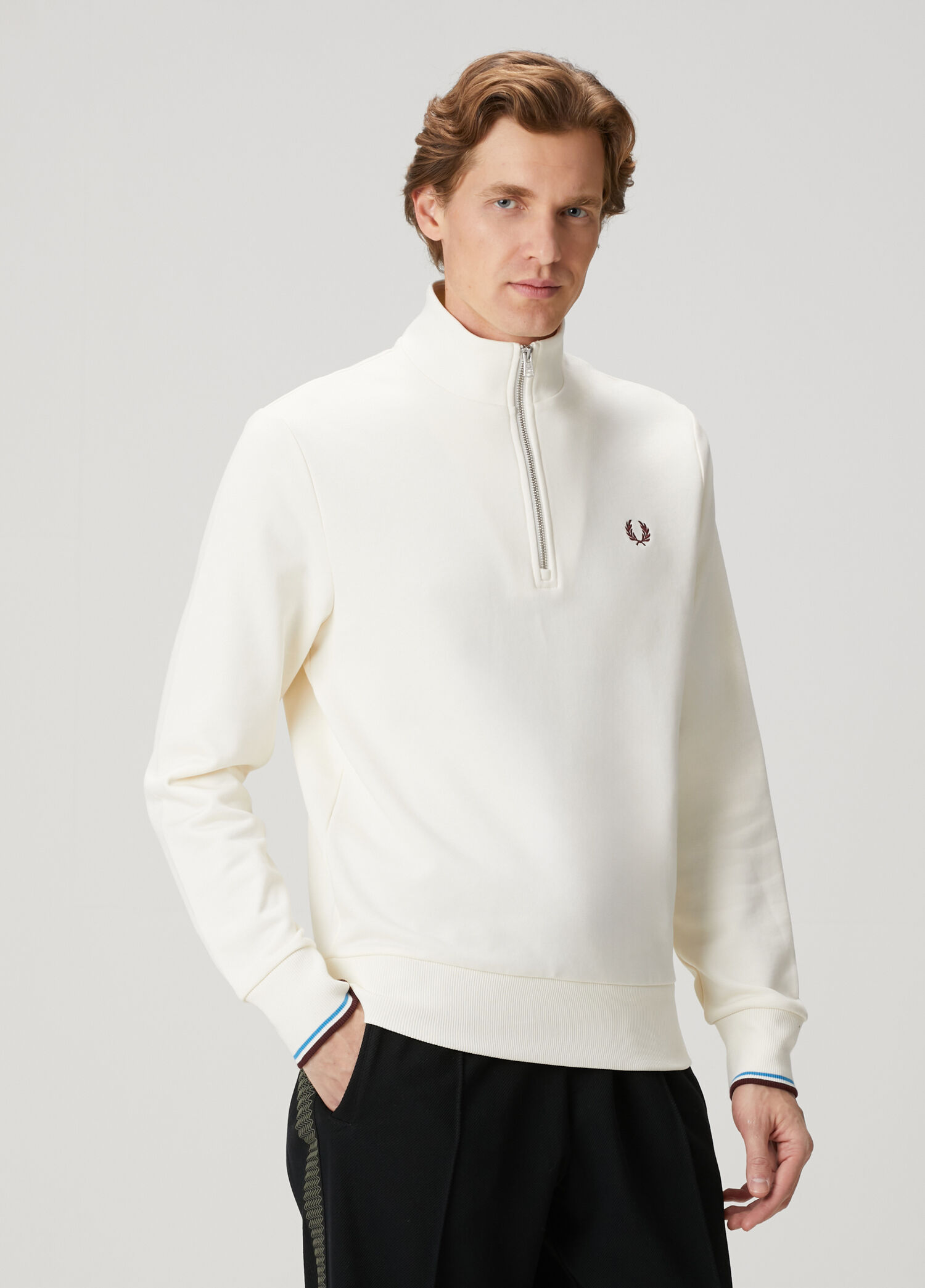 Ekru Yakası Fermuarlı Sweatshirt