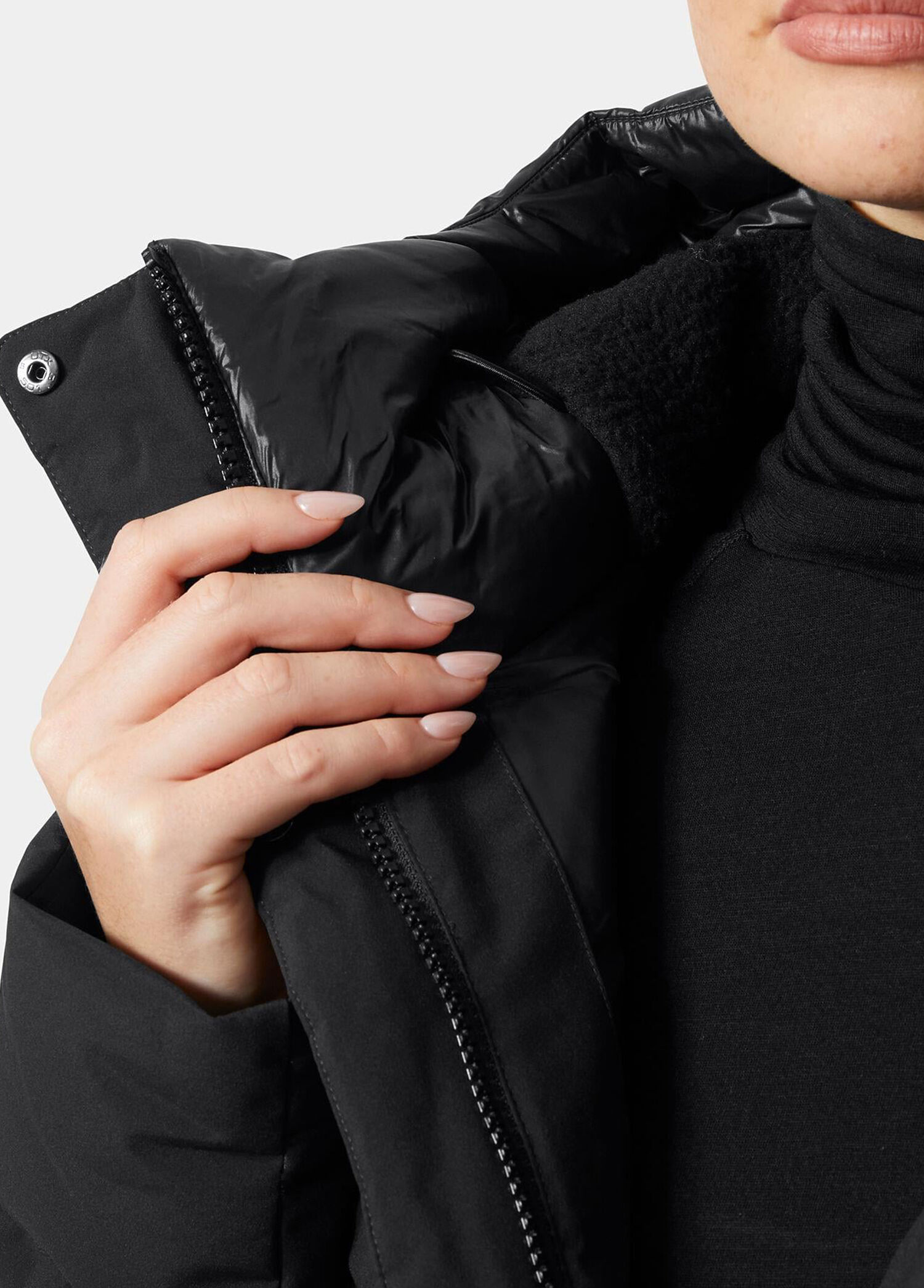 Helly Hansen BLACK Kadın W Winter Bliss Down Black Kapüşonlu