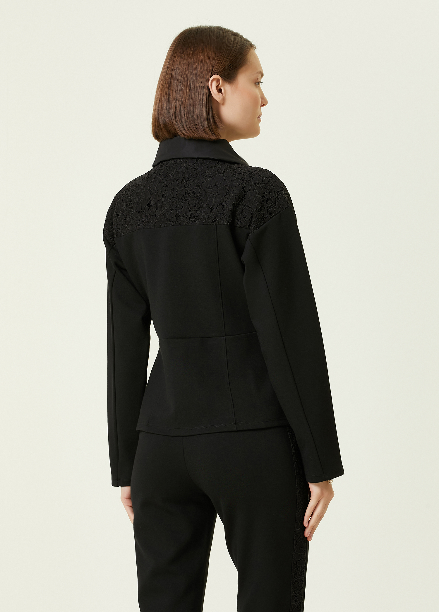 Beymen Siyah Dik Yaka Dantel Garnili Sweatshirt. 5 Beymen Siyah Dik Yaka Dantel Garnili Sweatshirt. 5