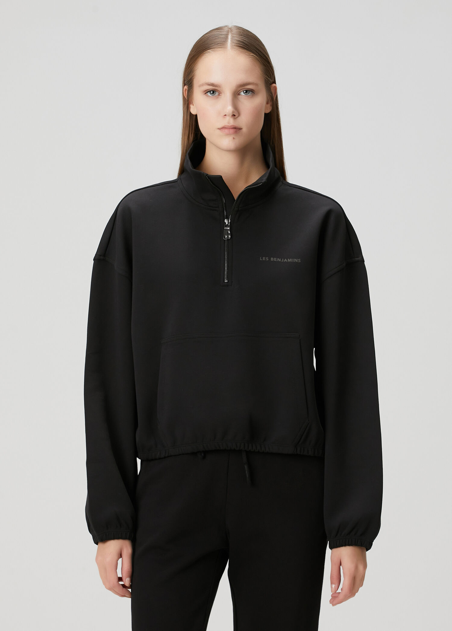 Siyah Logo Detaylı Sweatshirt