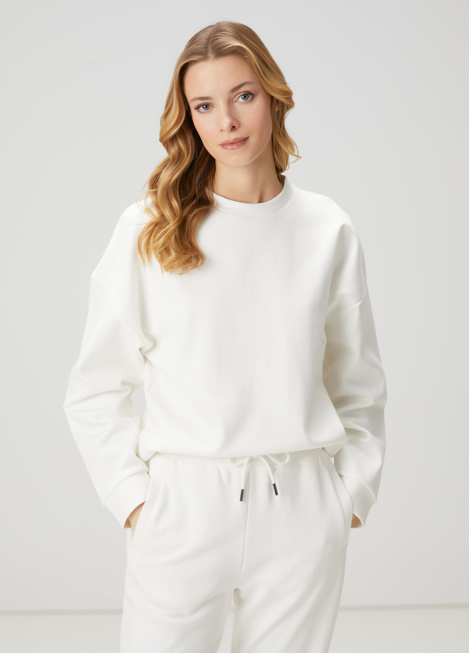 Beyaz Sweatshirt_2