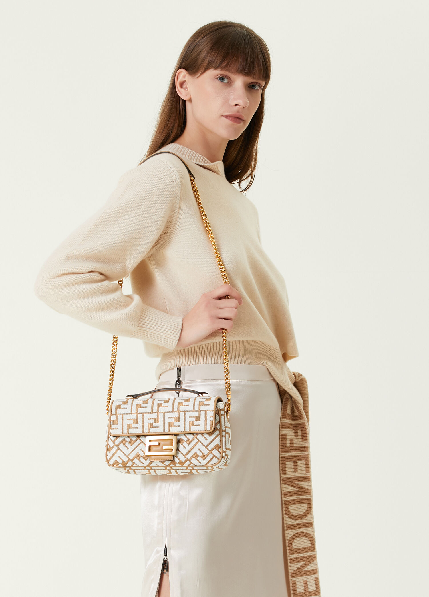 Fendi Naturel Kadın Chain Midi Baguette Ekru Logolu Kadın Çanta