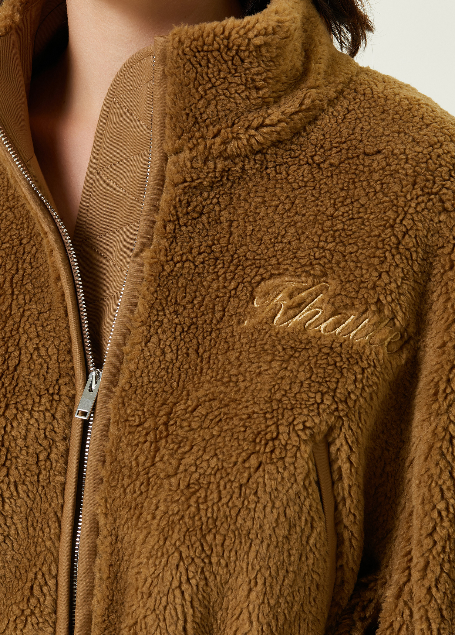 Beymen Haki Dik Yaka Crop Peluş Mont. 4 Beymen Haki Dik Yaka Crop Peluş Mont. 4