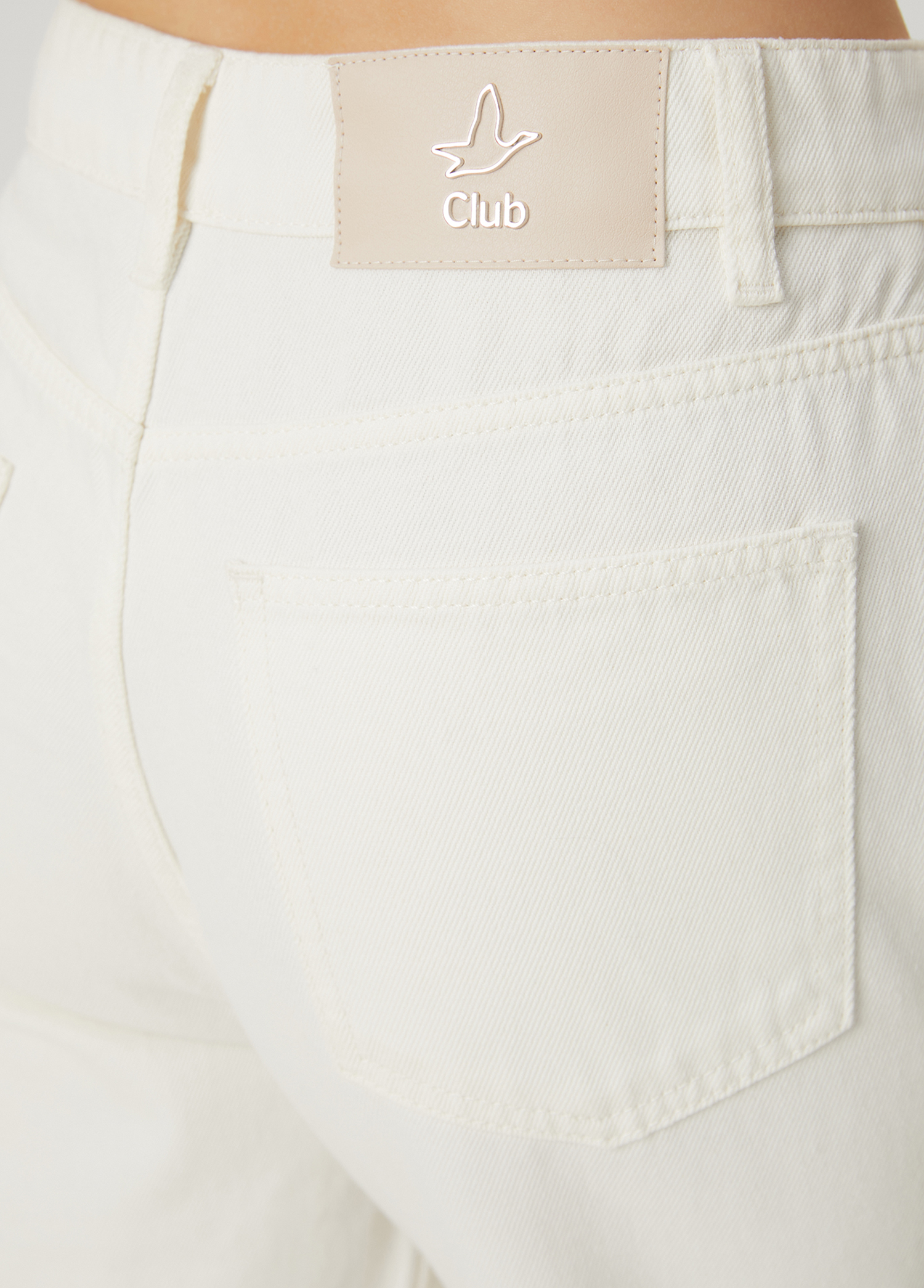 Mom Fit Kırık Beyaz Nakışlı Jean Pantolon_5