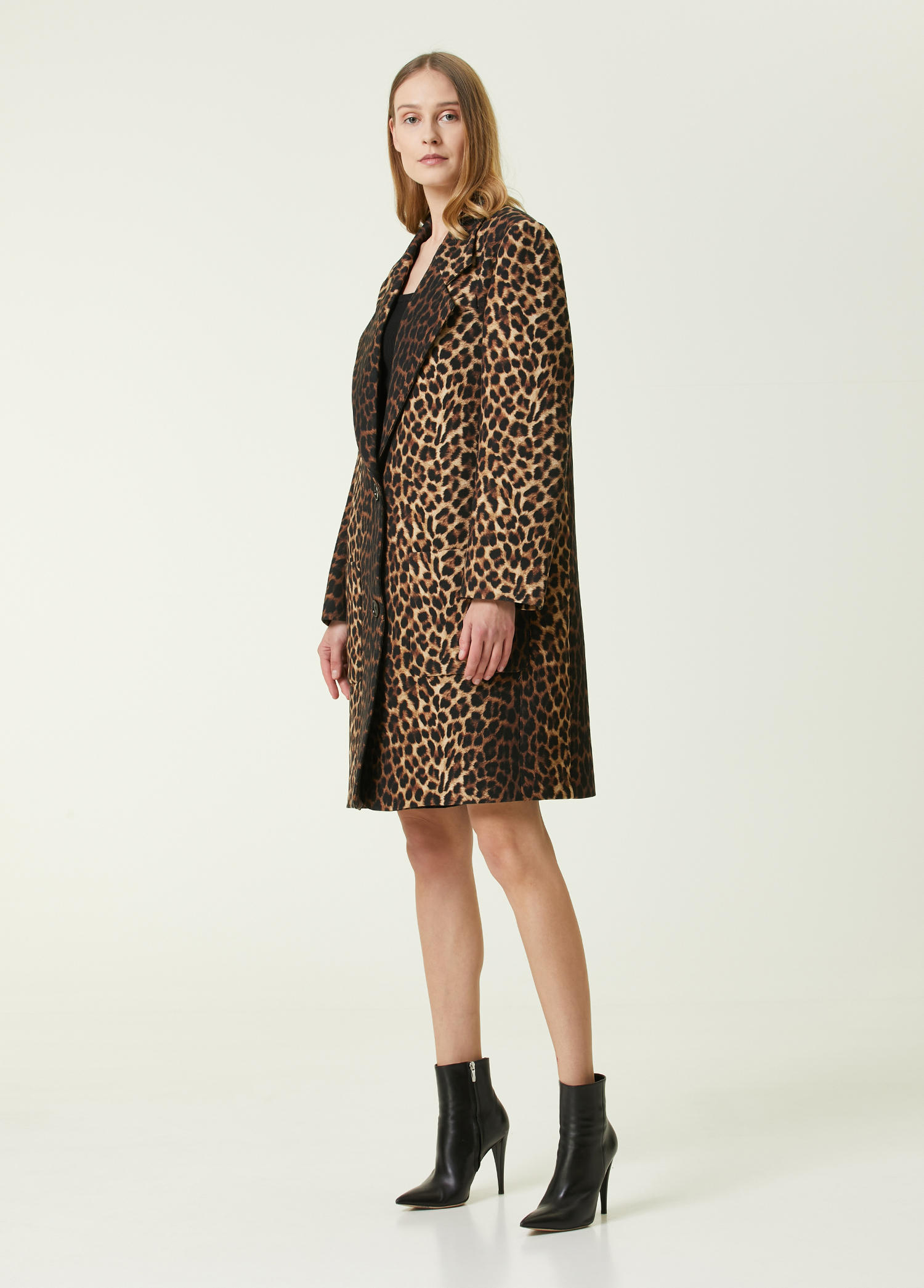 Beymen Leopar Desenli Yün Palto. 2 Beymen Leopar Desenli Yün Palto. 2