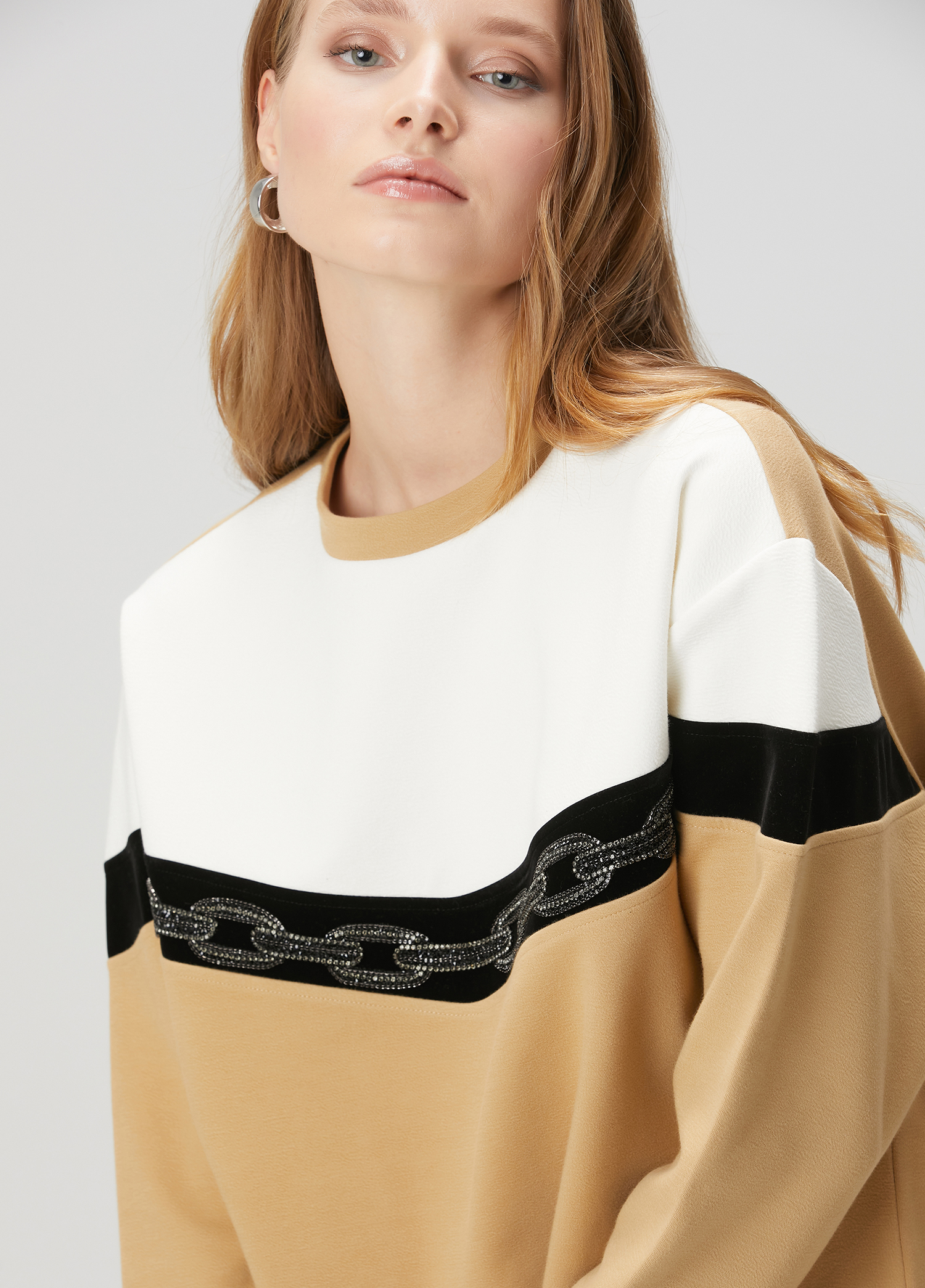 Deve Tüyü Zincir Taşlı Sweatshirt_1