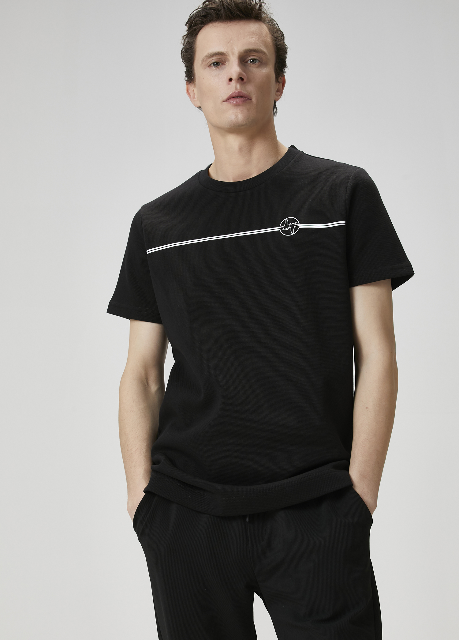 Siyah Şerit Kaz Baskılı T-shirt_1