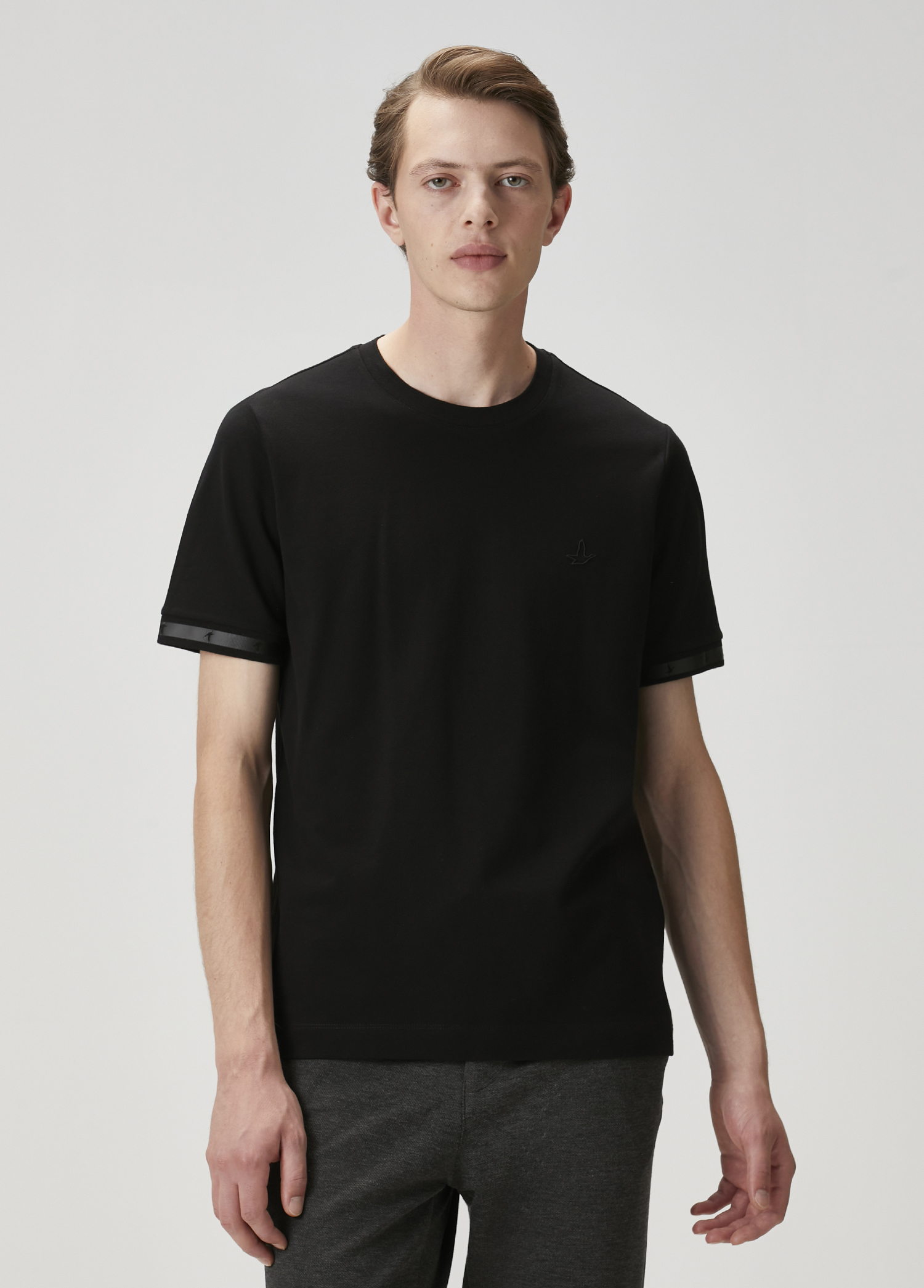 Siyah Logo Baskılı T-shirt