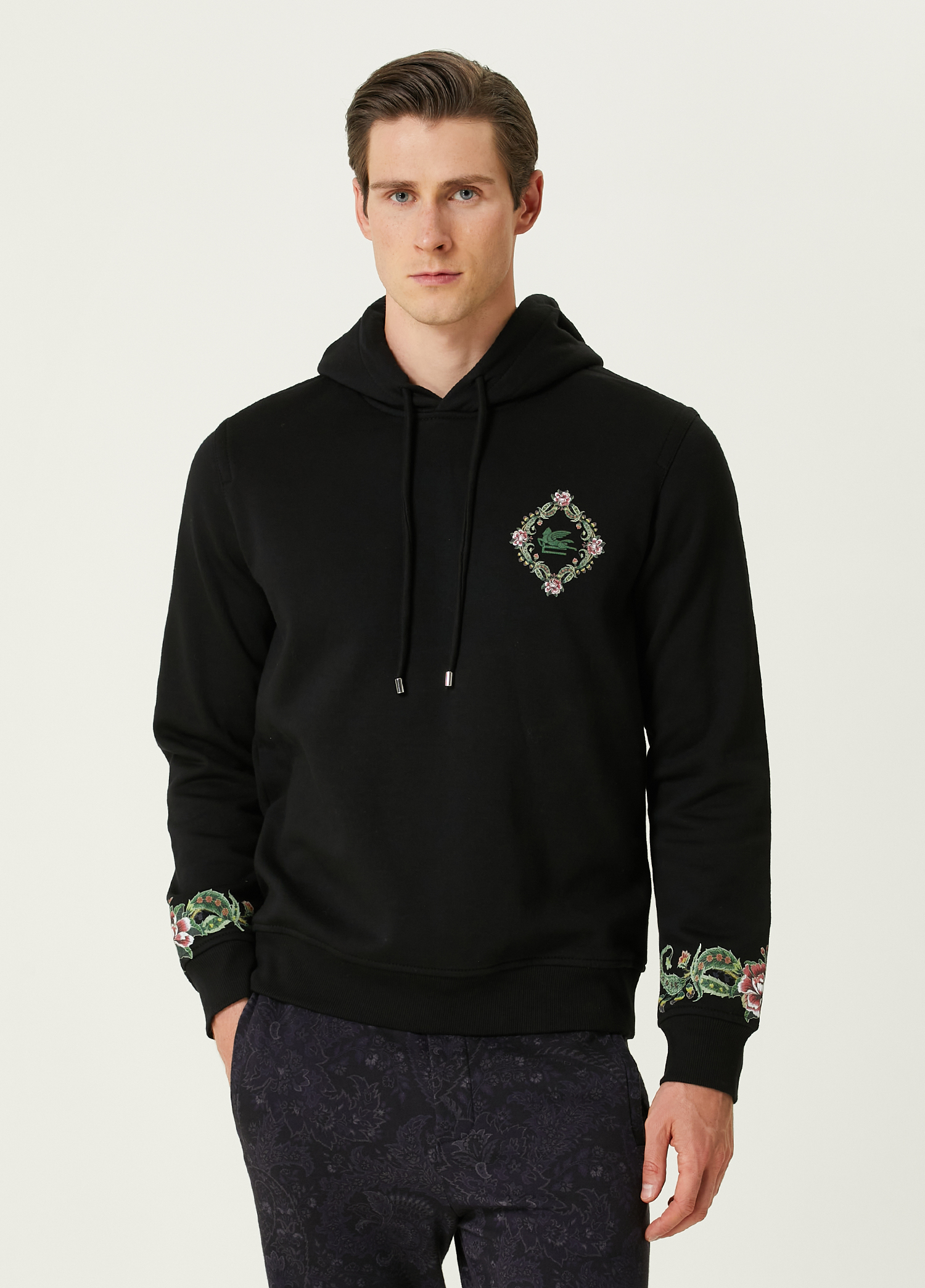 Siyah Kapüşonlu Çiçek Desen Detaylı Sweatshirt