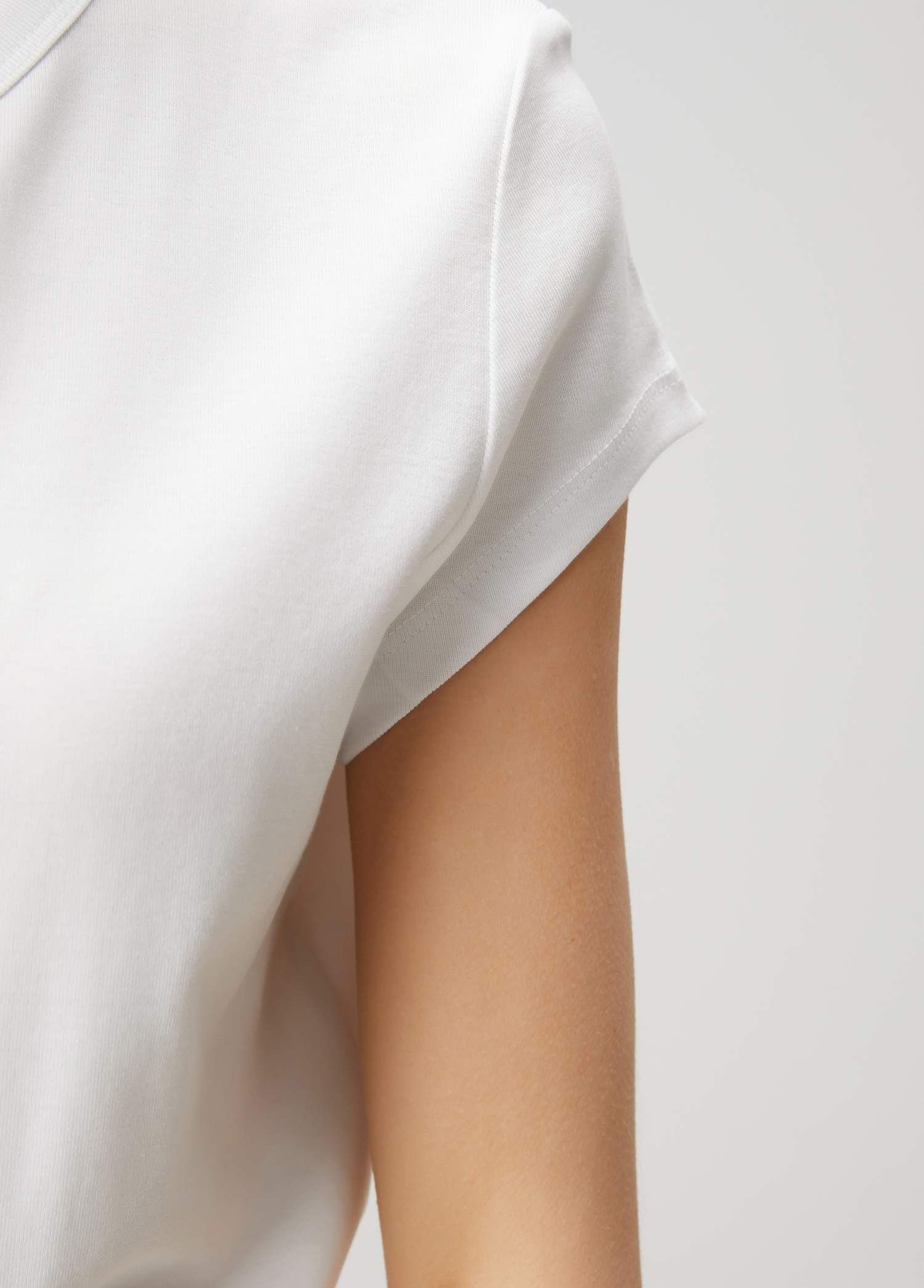 Kırık Beyaz Basic T-shirt_5