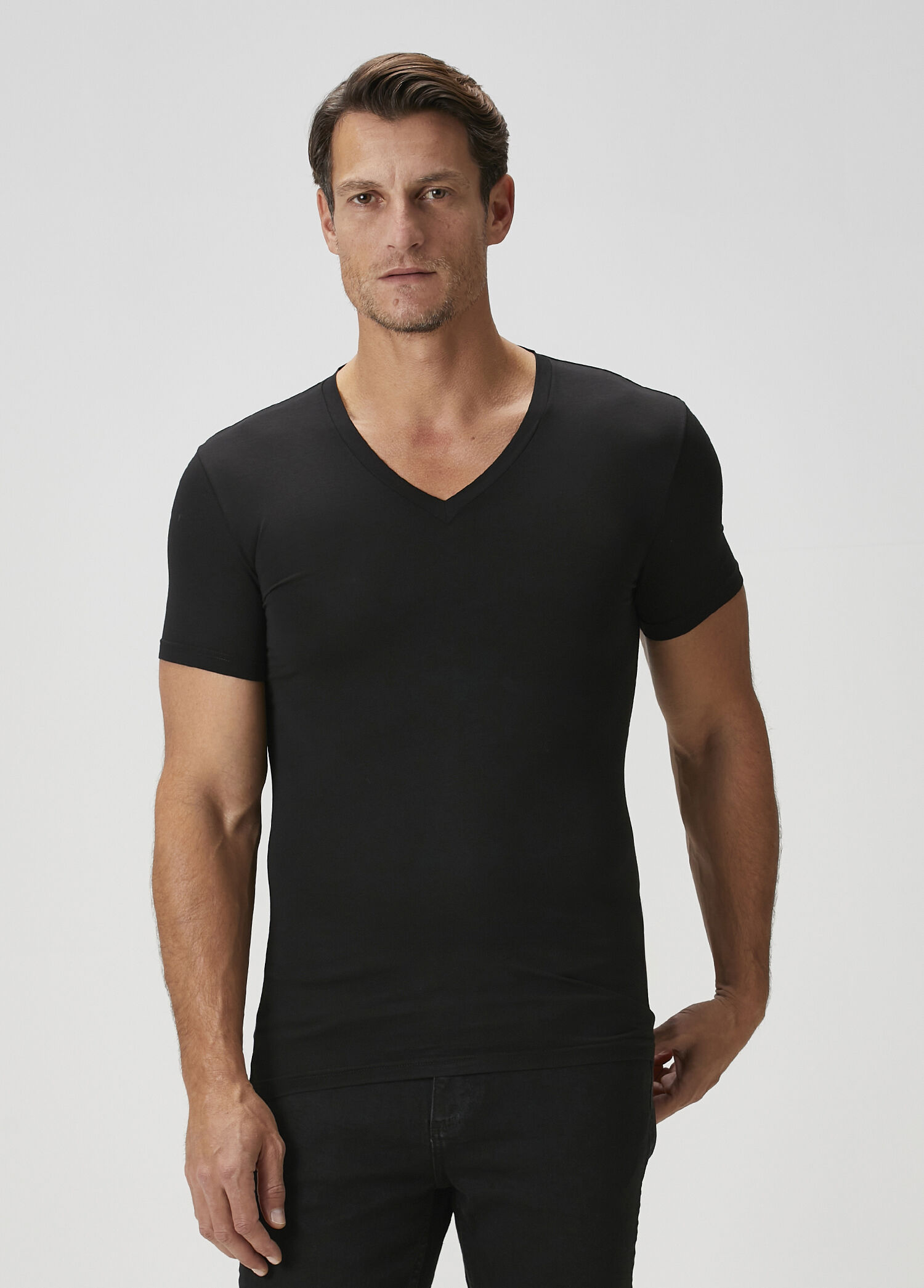 Siyah V Yaka T-shirt