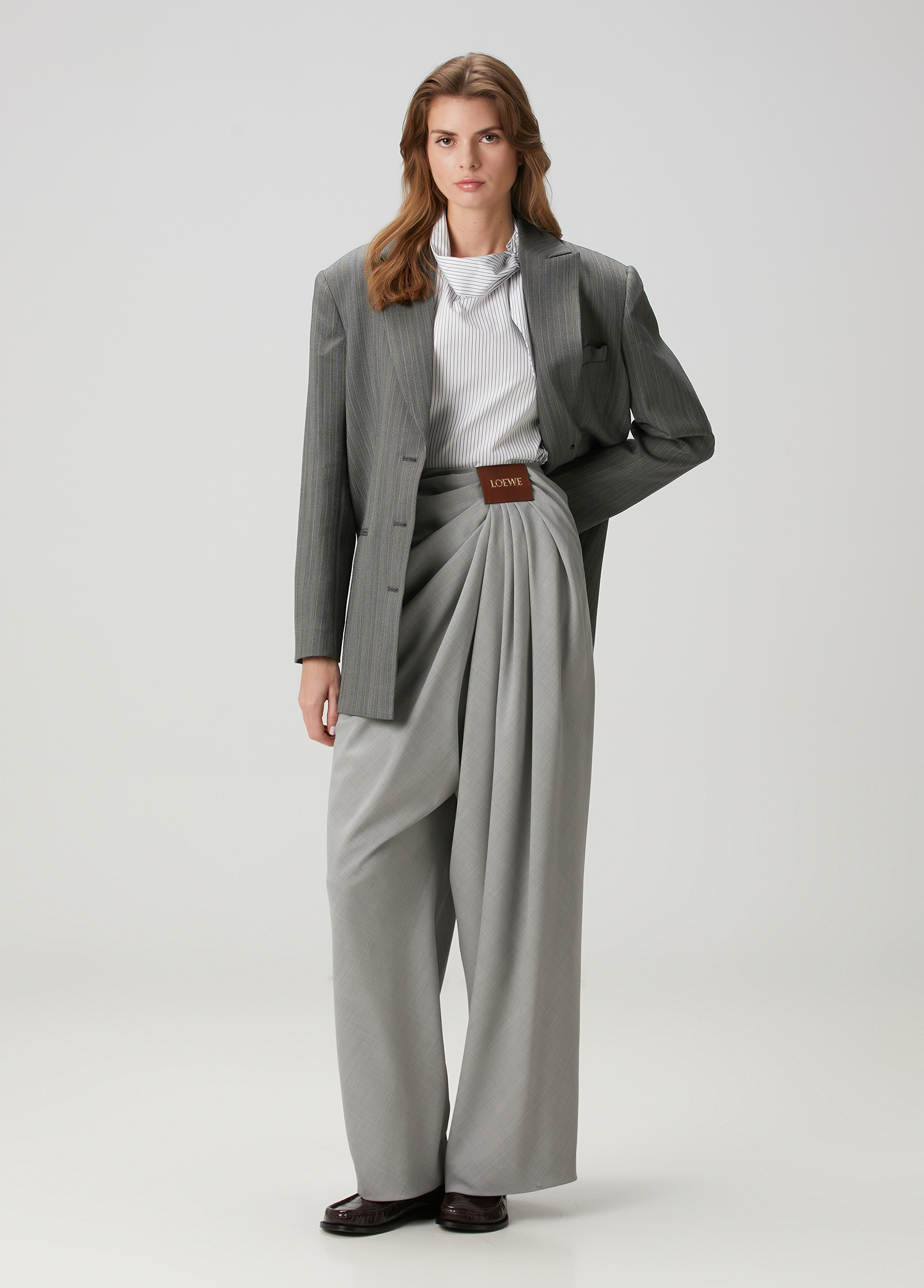 LOEWE】2019AW GREY WOOL 2tuck half-pant Cropped wrap trousers in