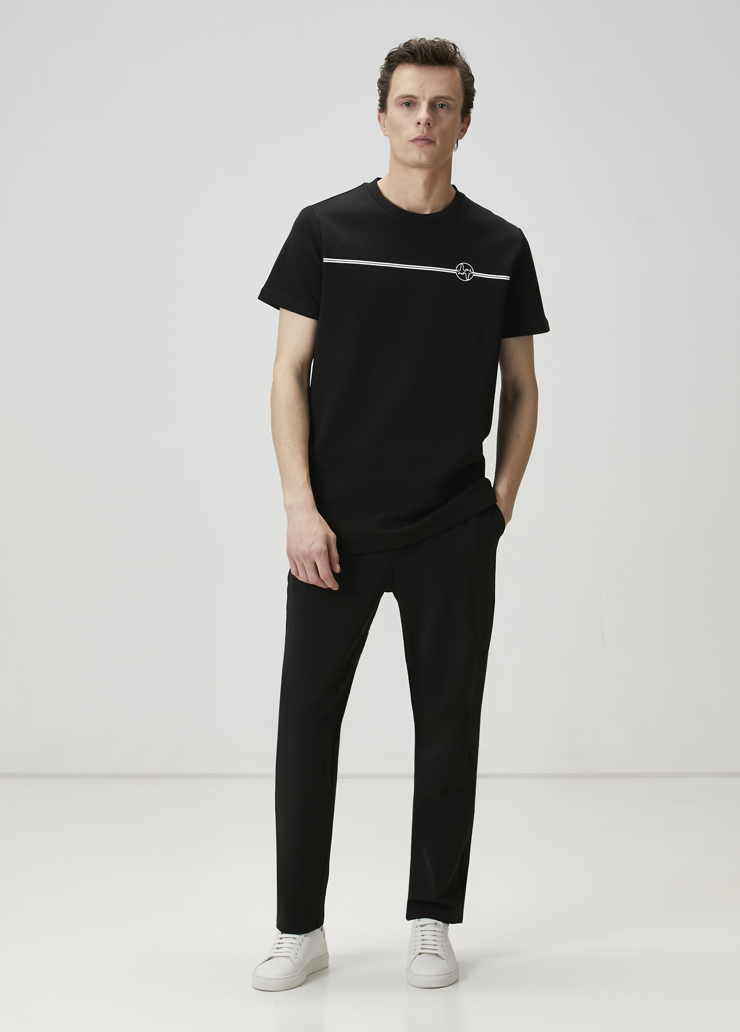 Siyah Şerit Kaz Baskılı T-shirt_2