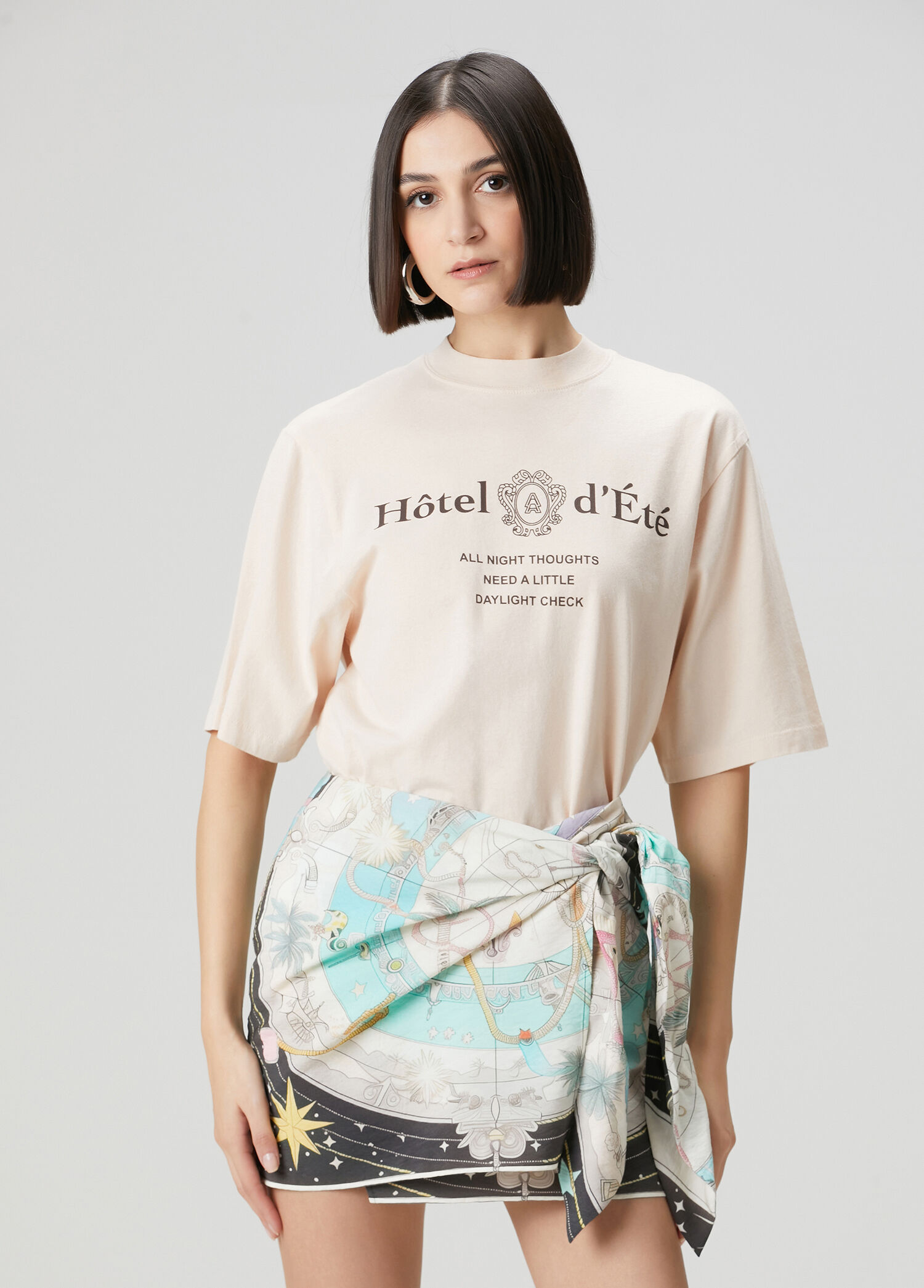 Açık Pembe Hotel Slogan Baskılı T-shirt