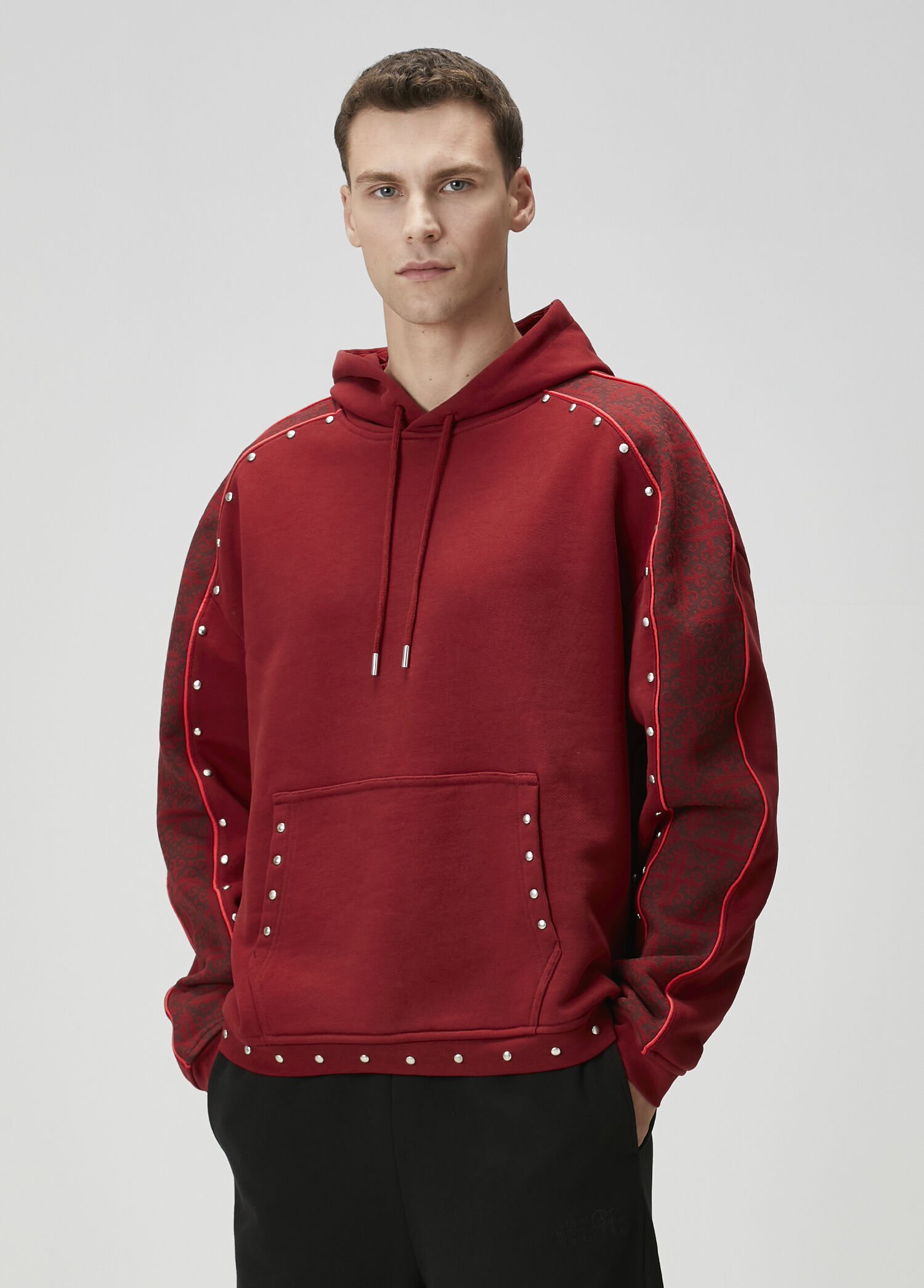 Kırmızı Kapüşonlu Sweatshirt