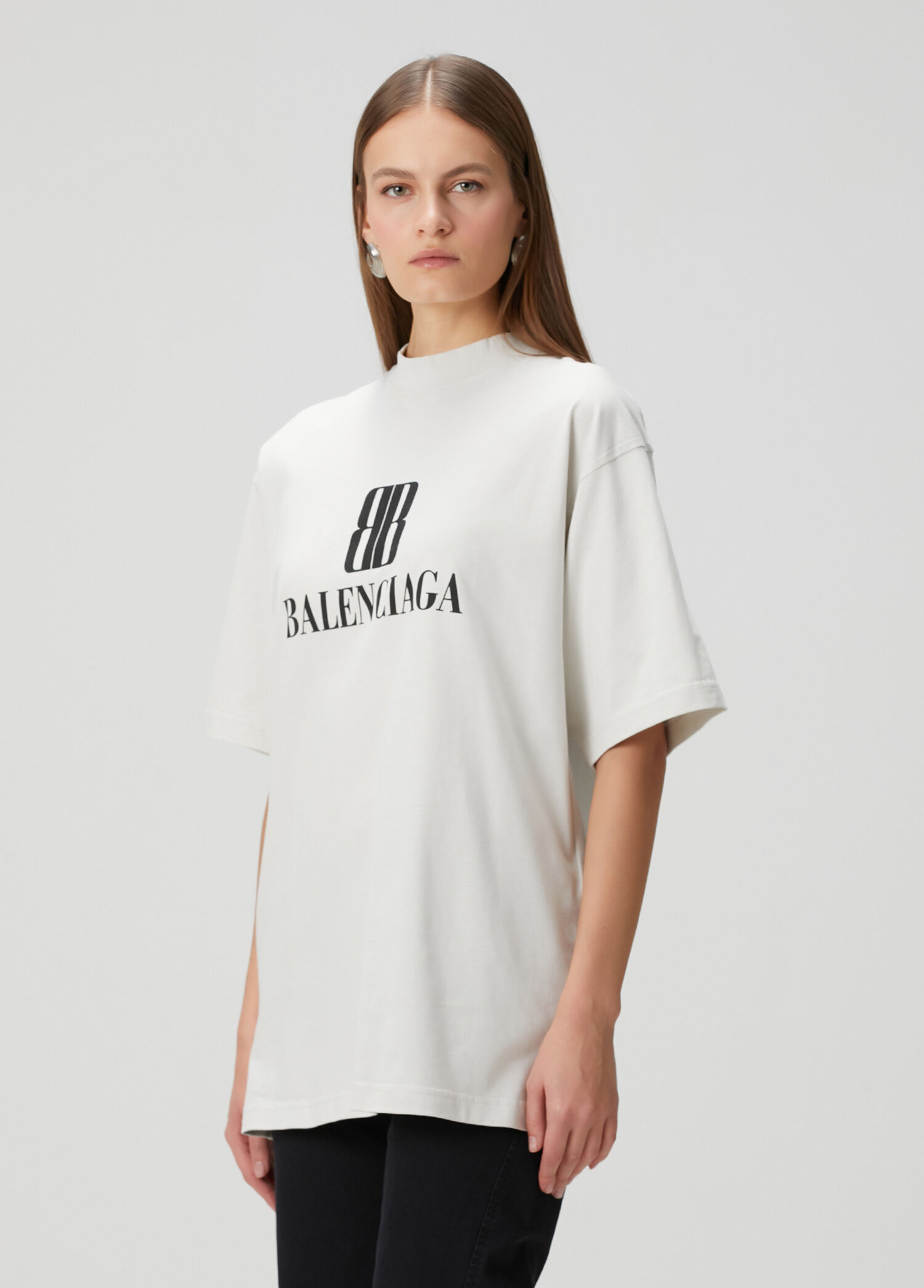 Balenciaga Kırık Beyaz Kadın Medium Fit Kırık Beyaz T-Shirt