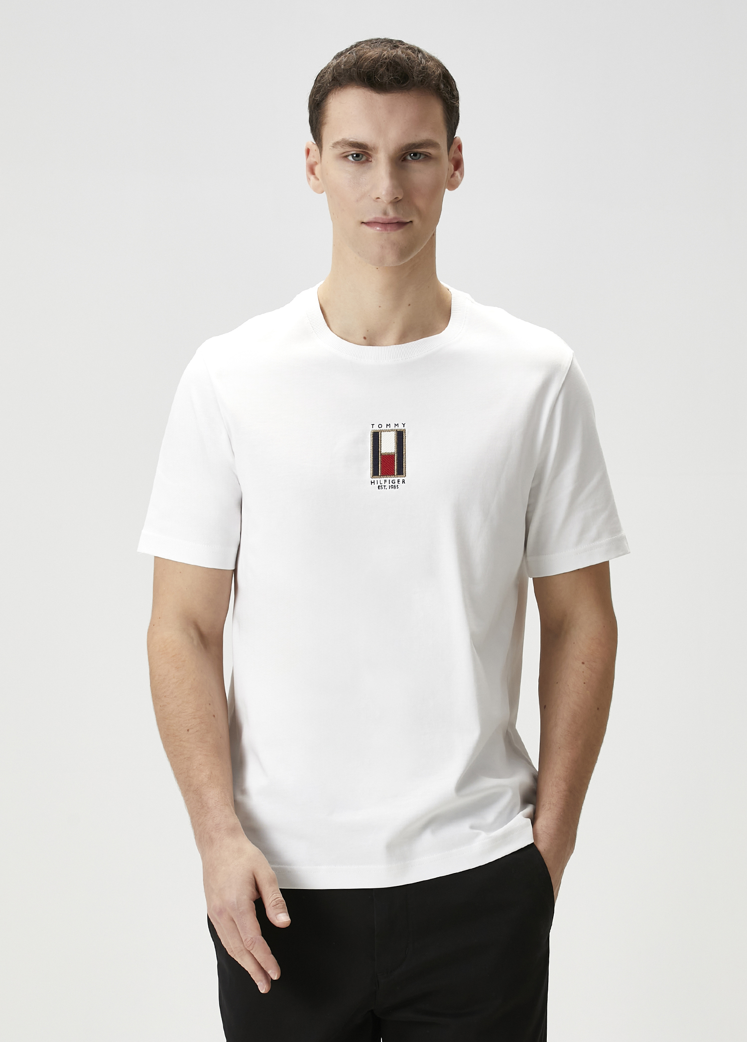 Beyaz Logo Nakışlı T-shirt