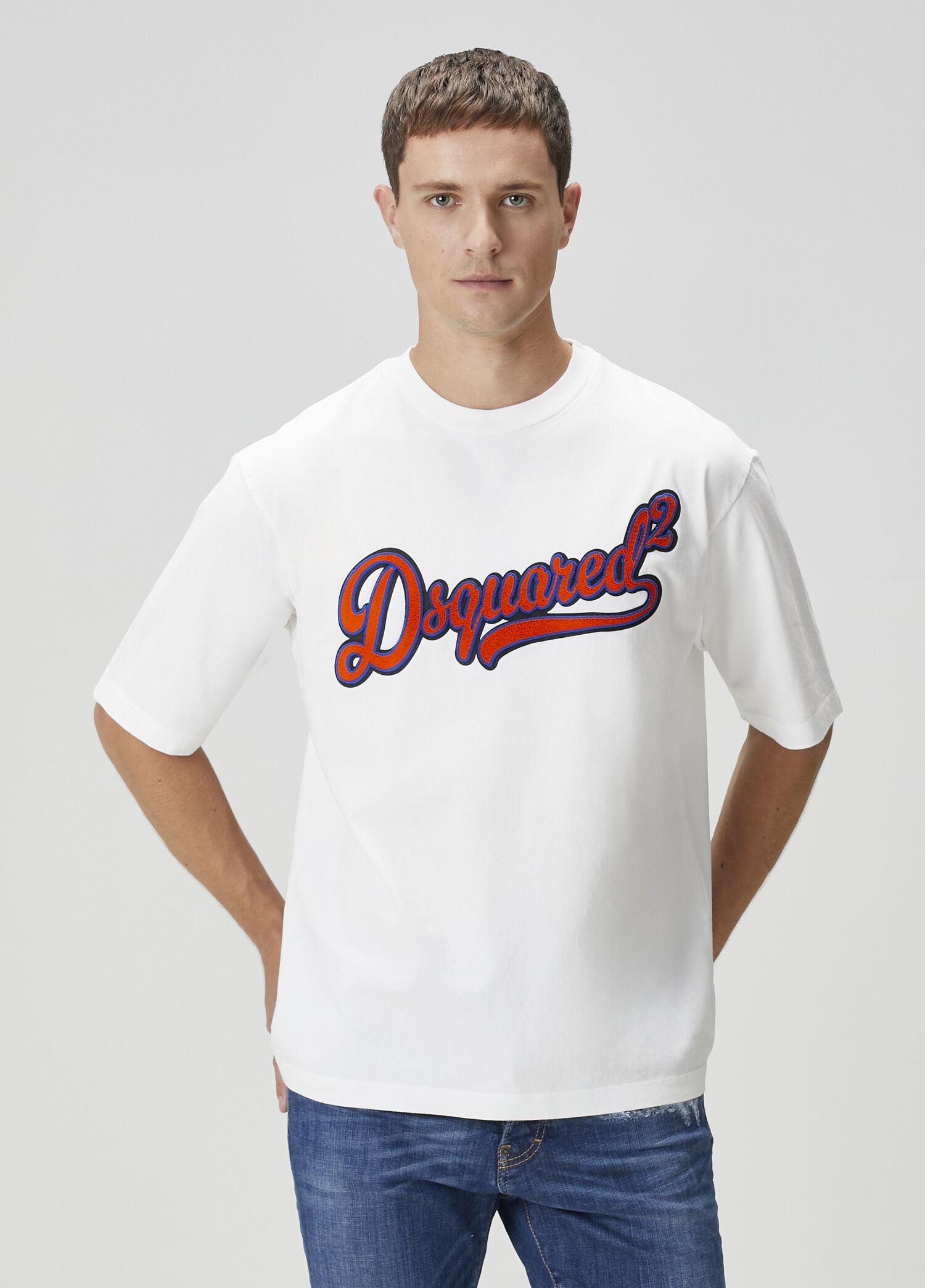 Beyaz Logo Detaylı T-shirt