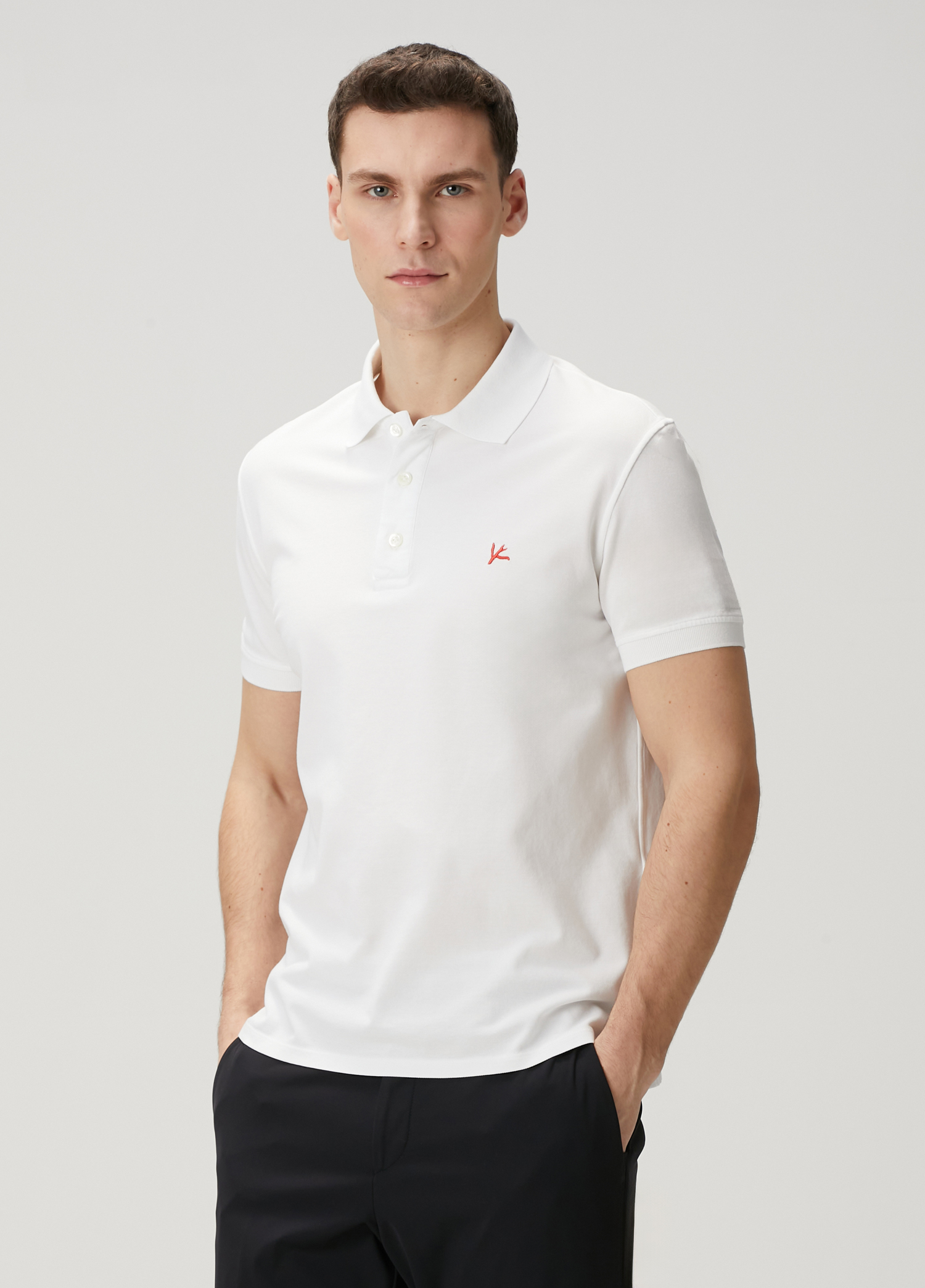 Beyaz Polo Yaka T-shirt