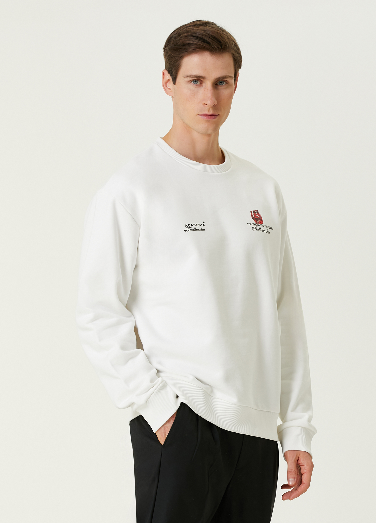 Beyaz Casino Zar Baskılı Sweatshirt