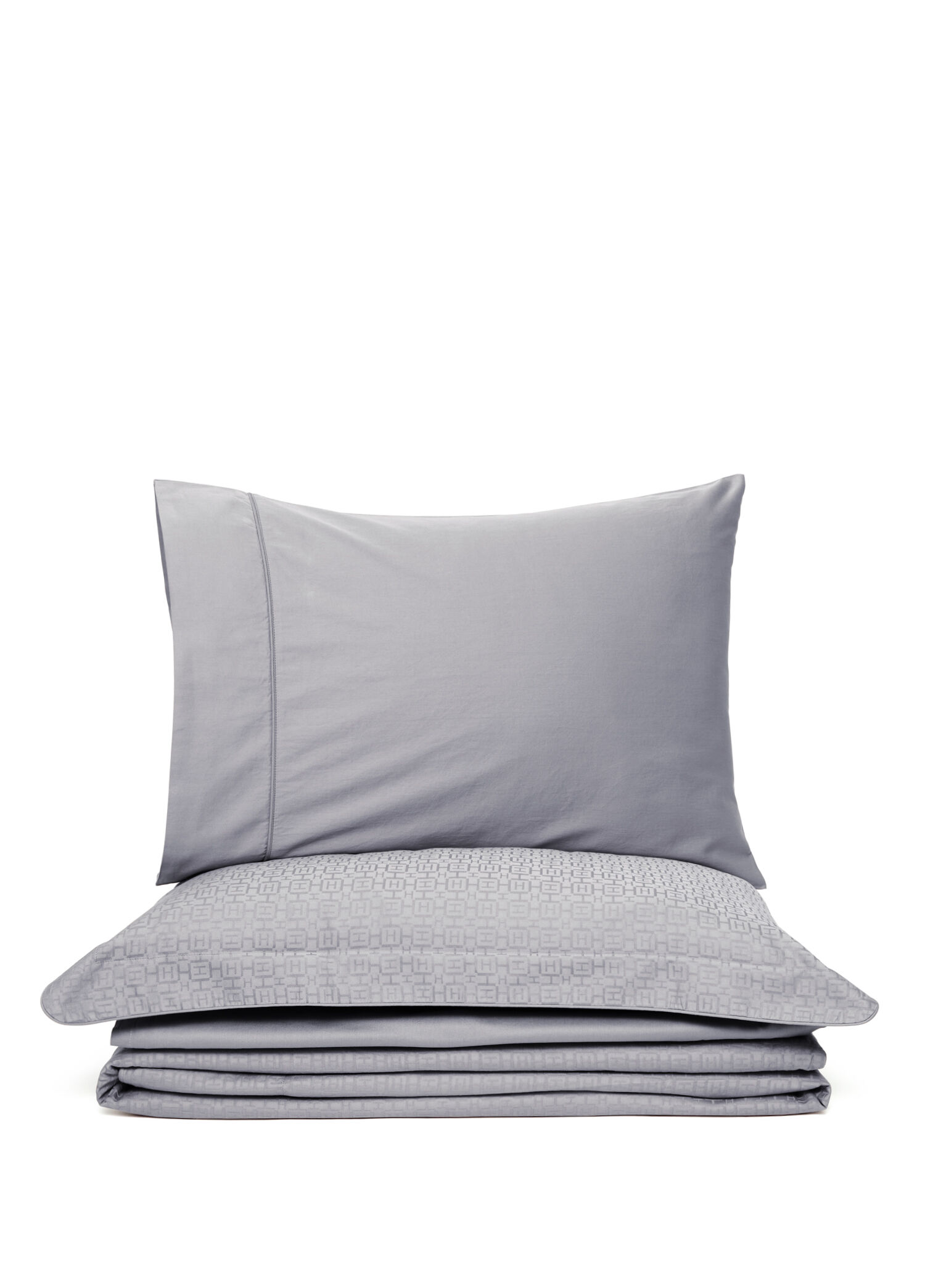 Boras Antrasit ‘H’ Monogram Jakarlı Organik Pamuk Saten Battal Boy Çift Kişilik Nevresim Takımı 240x220 cm